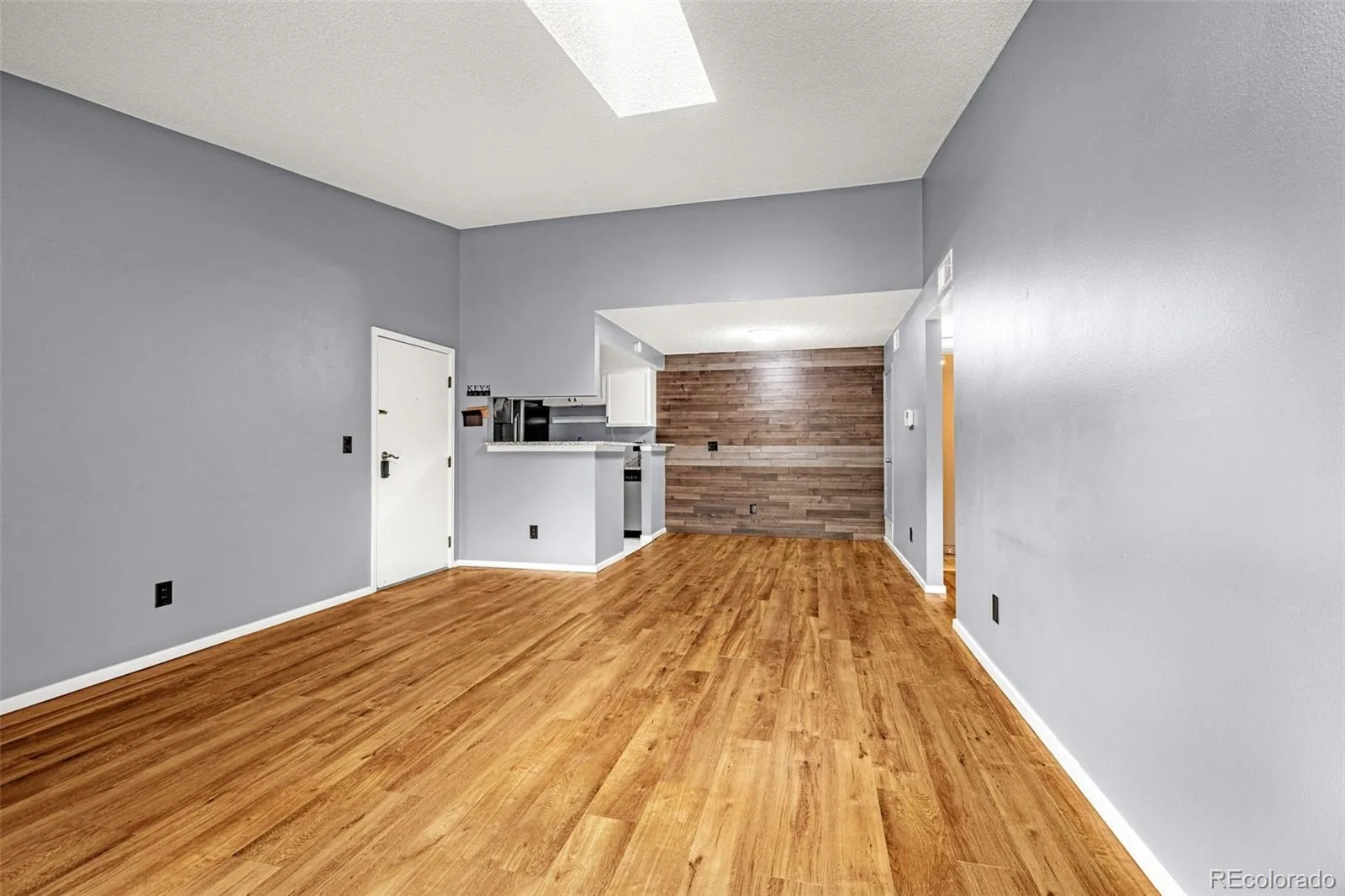 18301 E Kepner Place #201 Aurora CO 80017 | MLS #REC5585881 08192026193011 1600 6