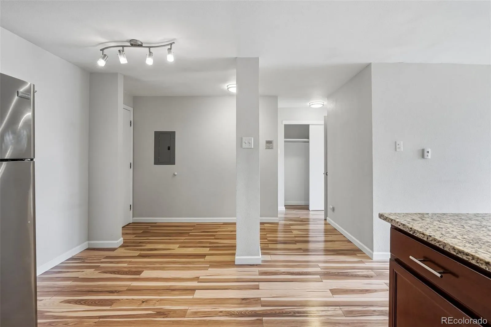 04042026150216 1600 21