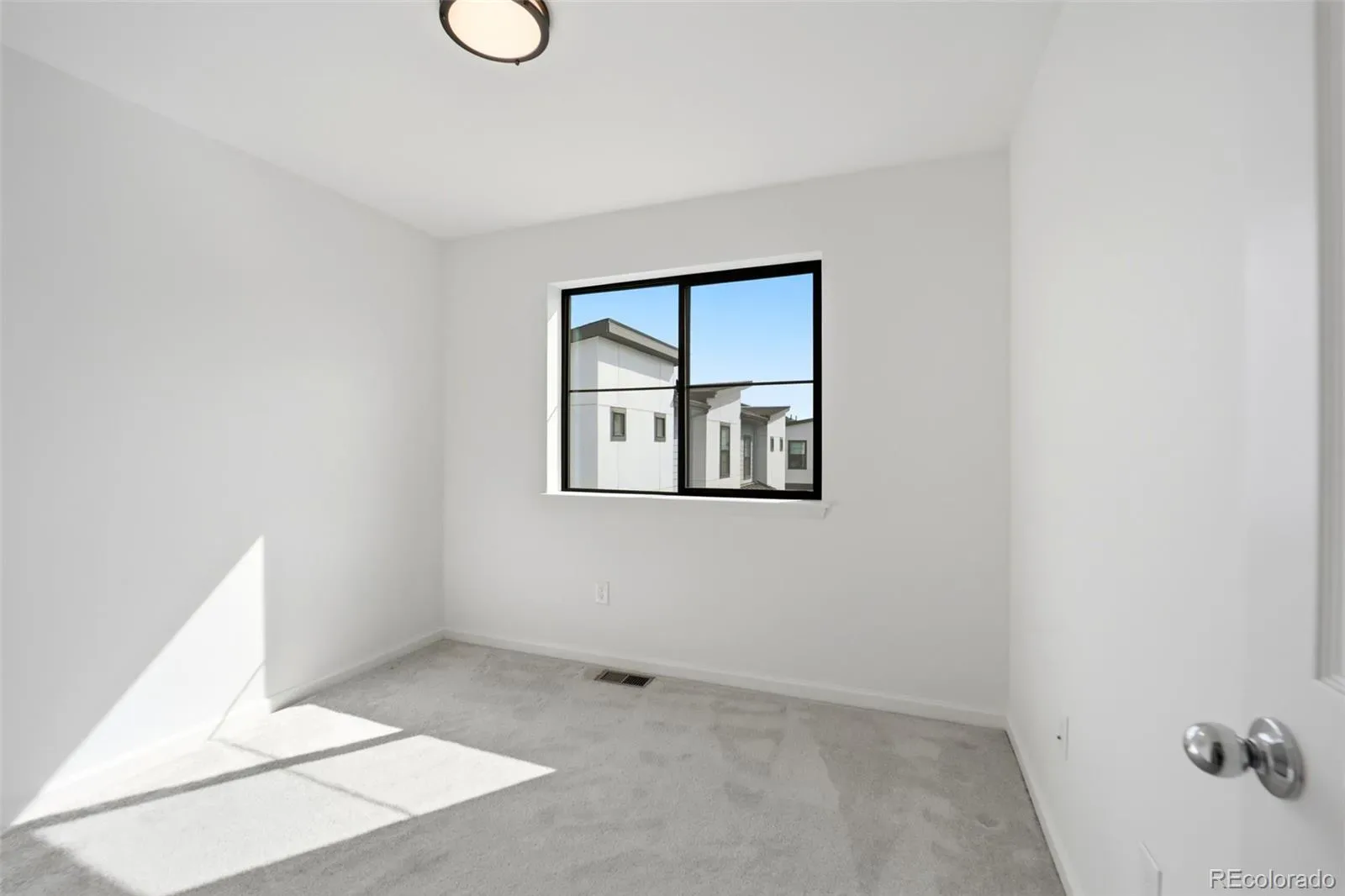 03312026213523 1600 12