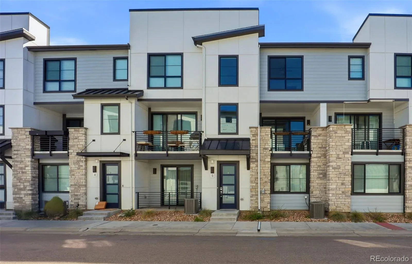 03312026213523 1600 22