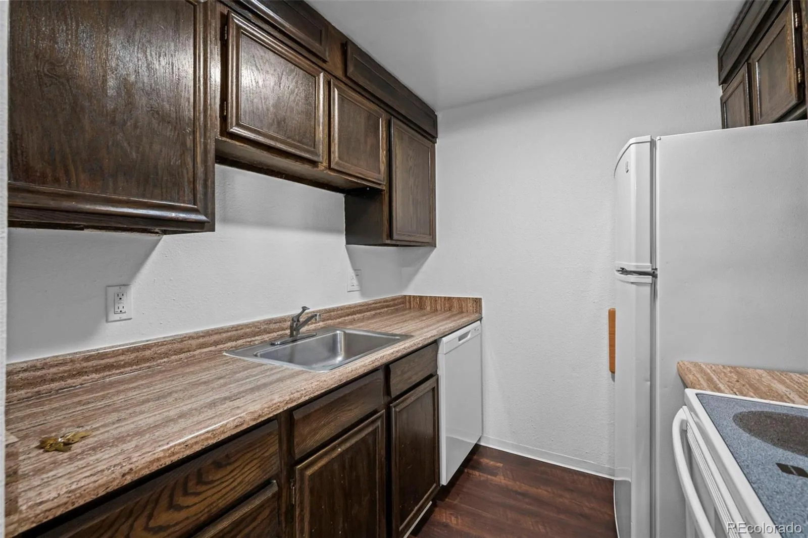 384 S Ironton Street #201 Aurora CO 80012 | MLS #REC5592712 09232026003942 1600 11