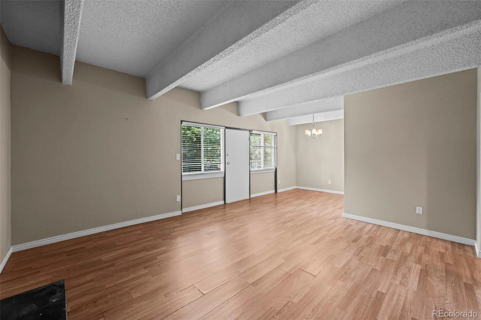 384 S Ironton Street #201 Aurora CO 80012 | MLS #REC5592712 09232026003942 1600 5