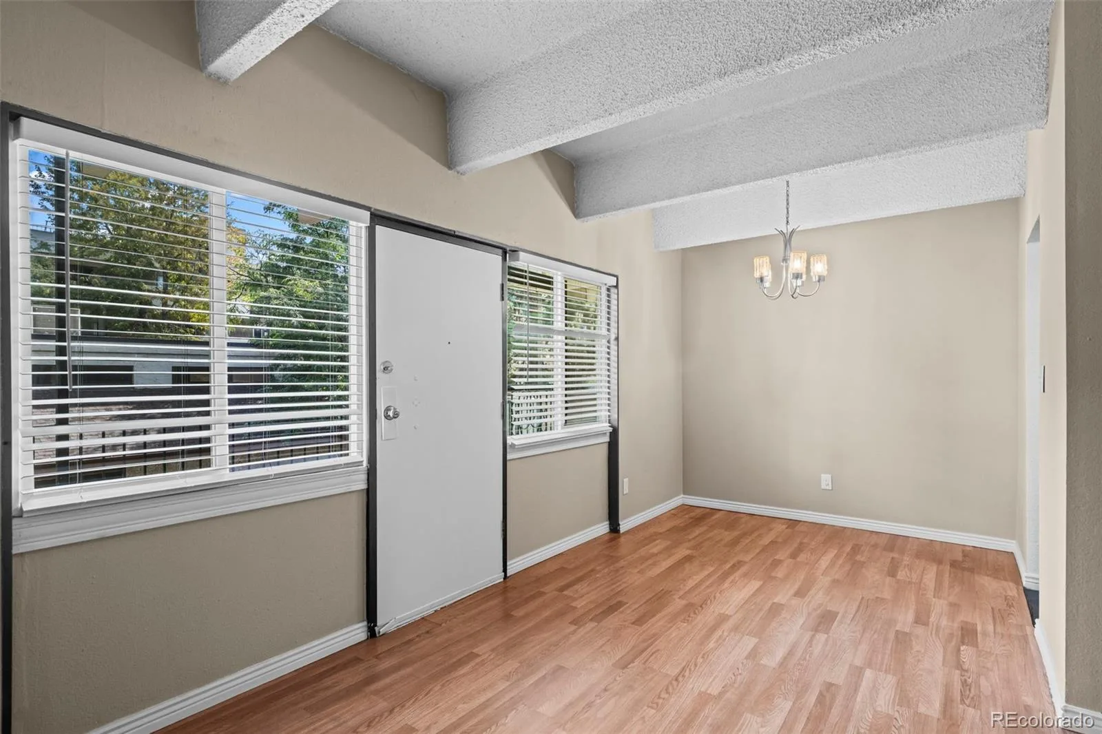 384 S Ironton Street #201 Aurora CO 80012 | MLS #REC5592712 09232026003942 1600 7
