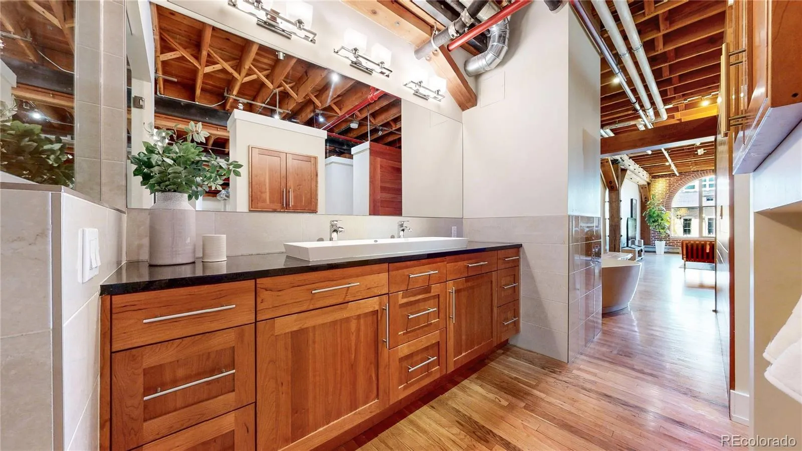 04122026223541 1600 26