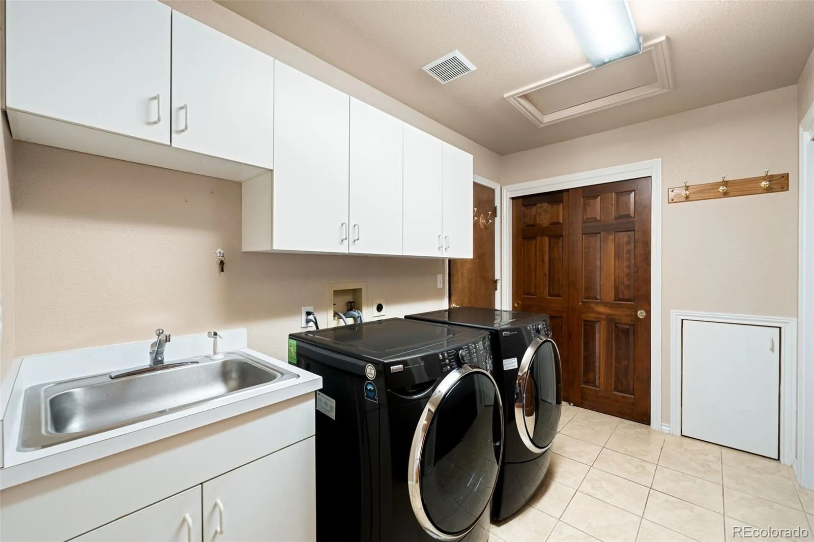 5757 Indian Paint Run Littleton CO 80125 | MLS #REC5612155 07042026201420 1600 24