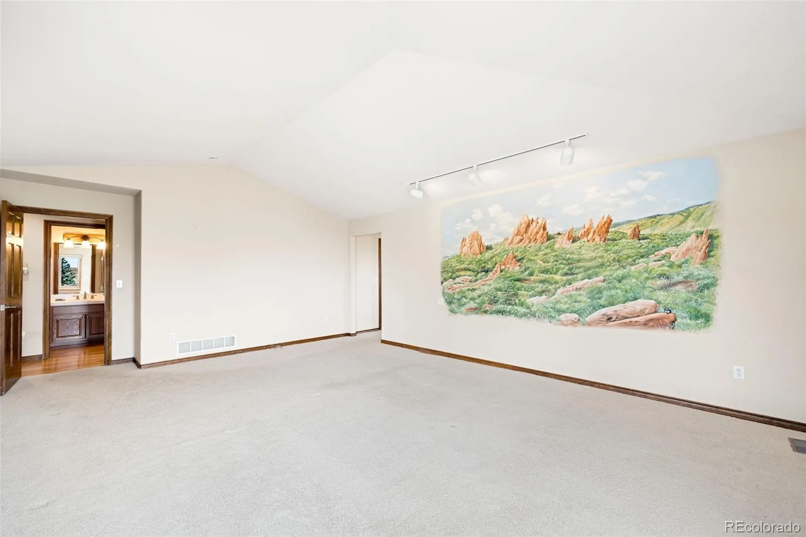 5757 Indian Paint Run Littleton CO 80125 | MLS #REC5612155 07042026201420 1600 26