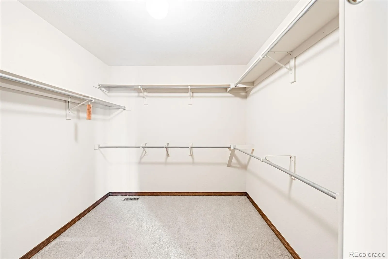 5757 Indian Paint Run Littleton CO 80125 | MLS #REC5612155 07042026201420 1600 31