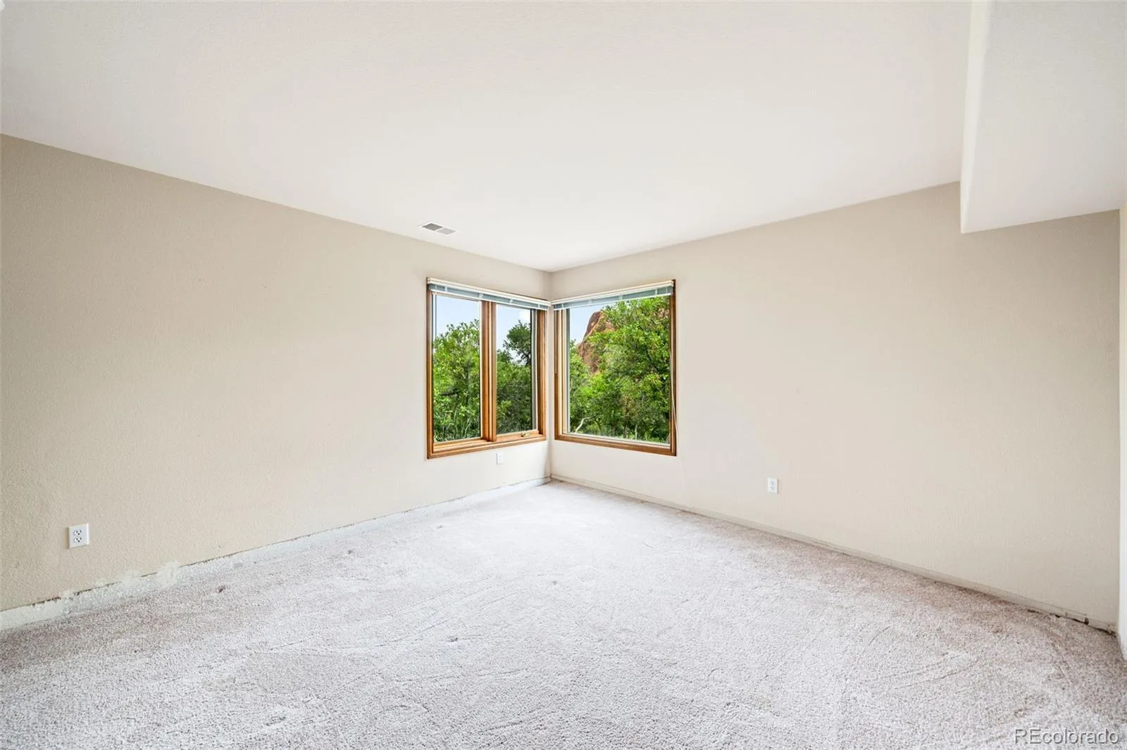 5757 Indian Paint Run Littleton CO 80125 | MLS #REC5612155 07042026201420 1600 33