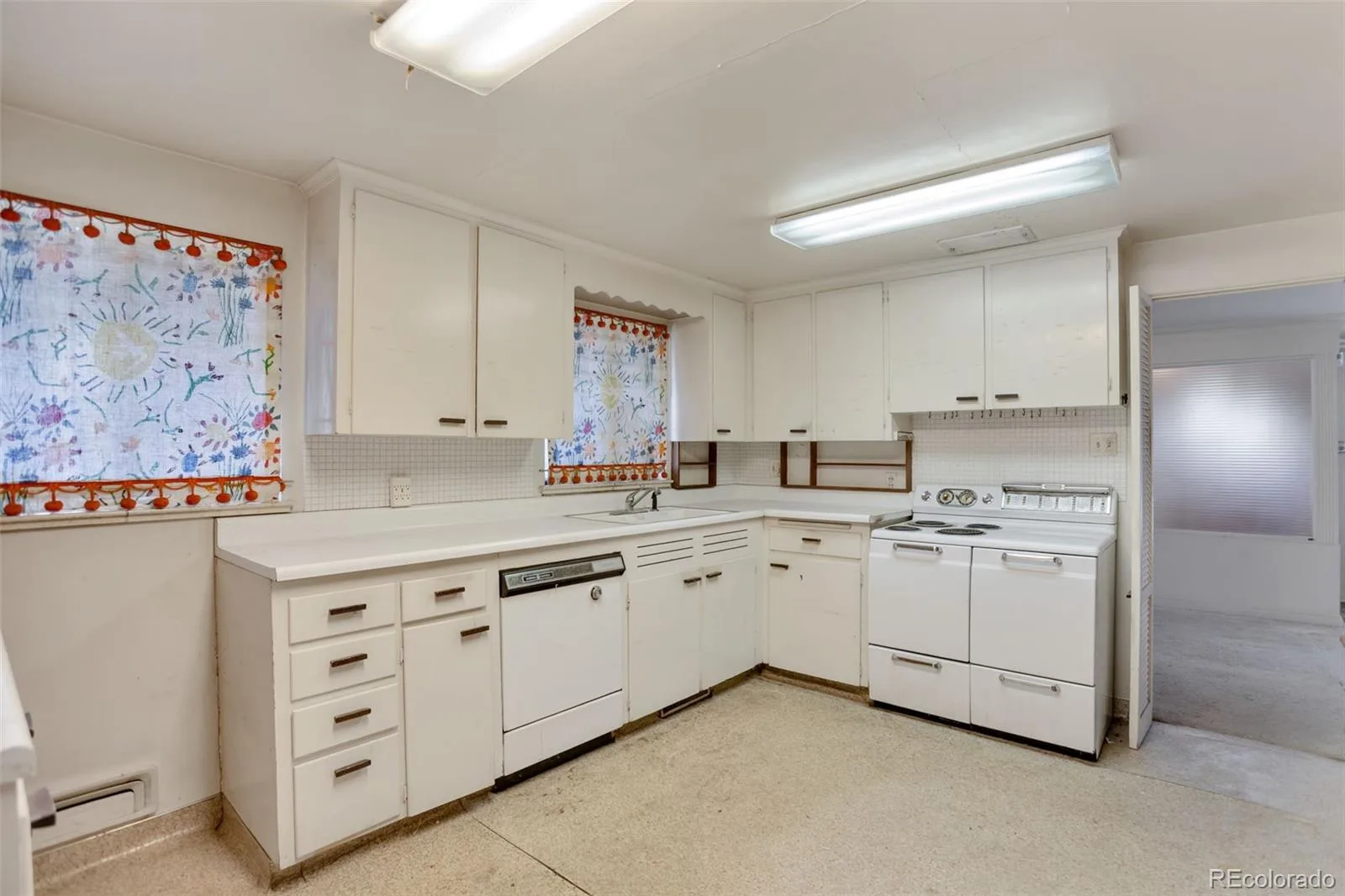 6805 E Jewell Avenue Denver CO 80224 | MLS #REC5613141 08142026142136 1600 10