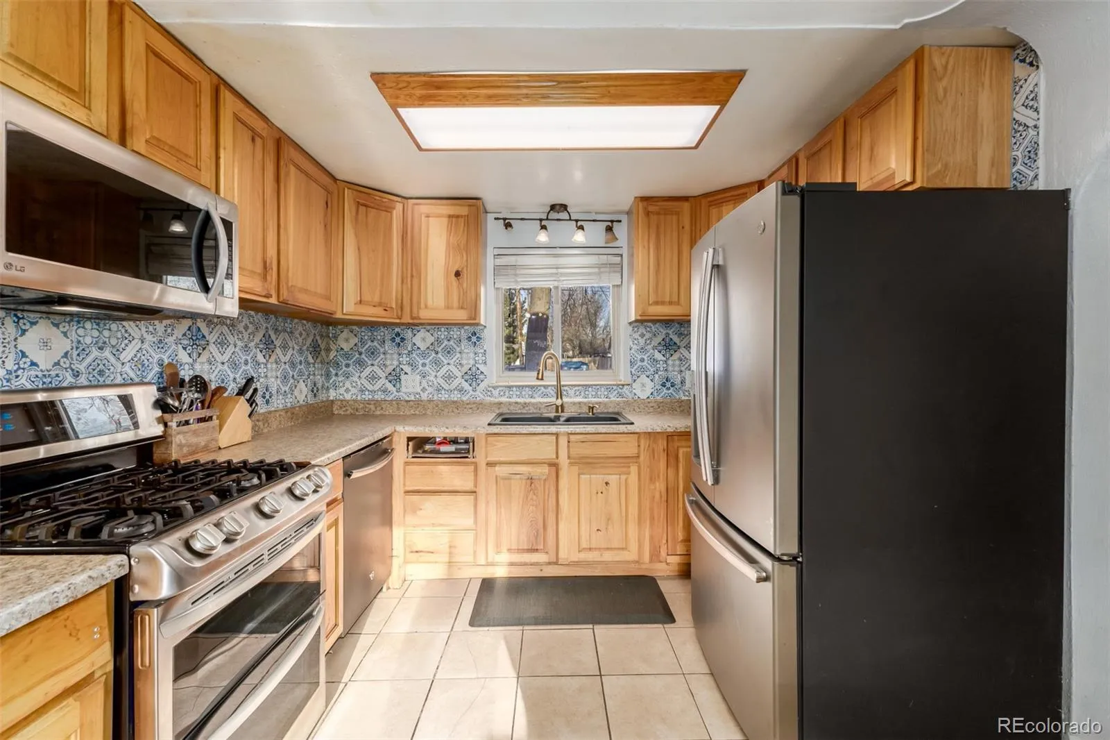 04012026201907 1600 6