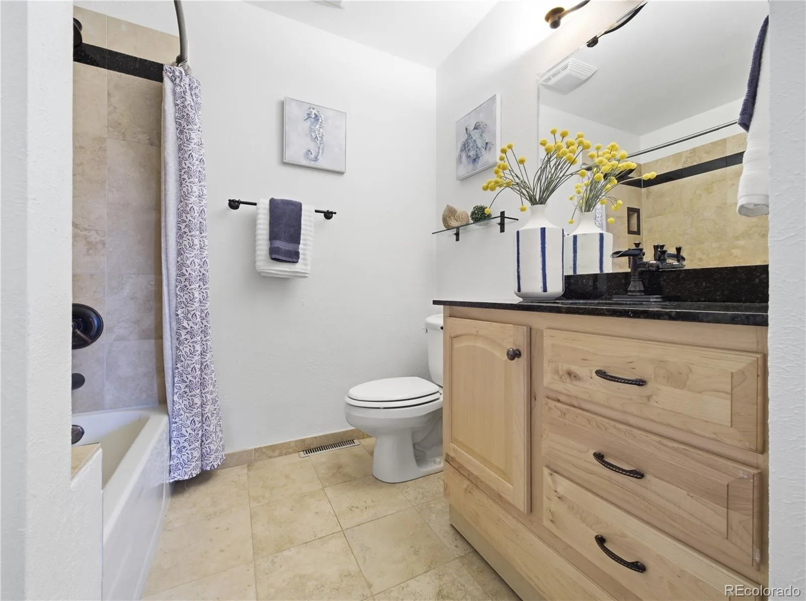 13090 W Warren Avenue Lakewood CO 80228 | MLS #REC5613644 08272026020453 1600 26