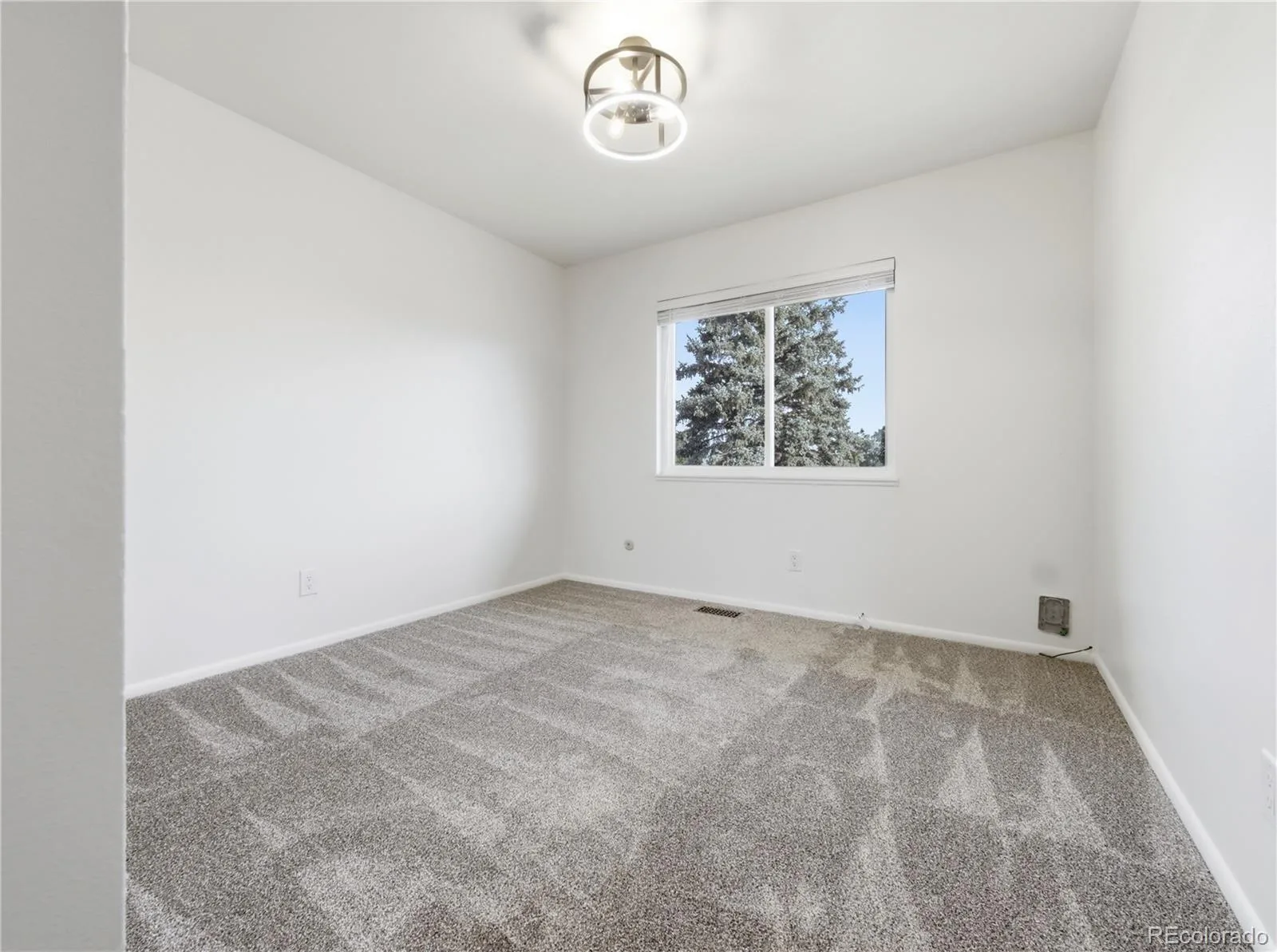 13090 W Warren Avenue Lakewood CO 80228 | MLS #REC5613644 08272026020453 1600 39