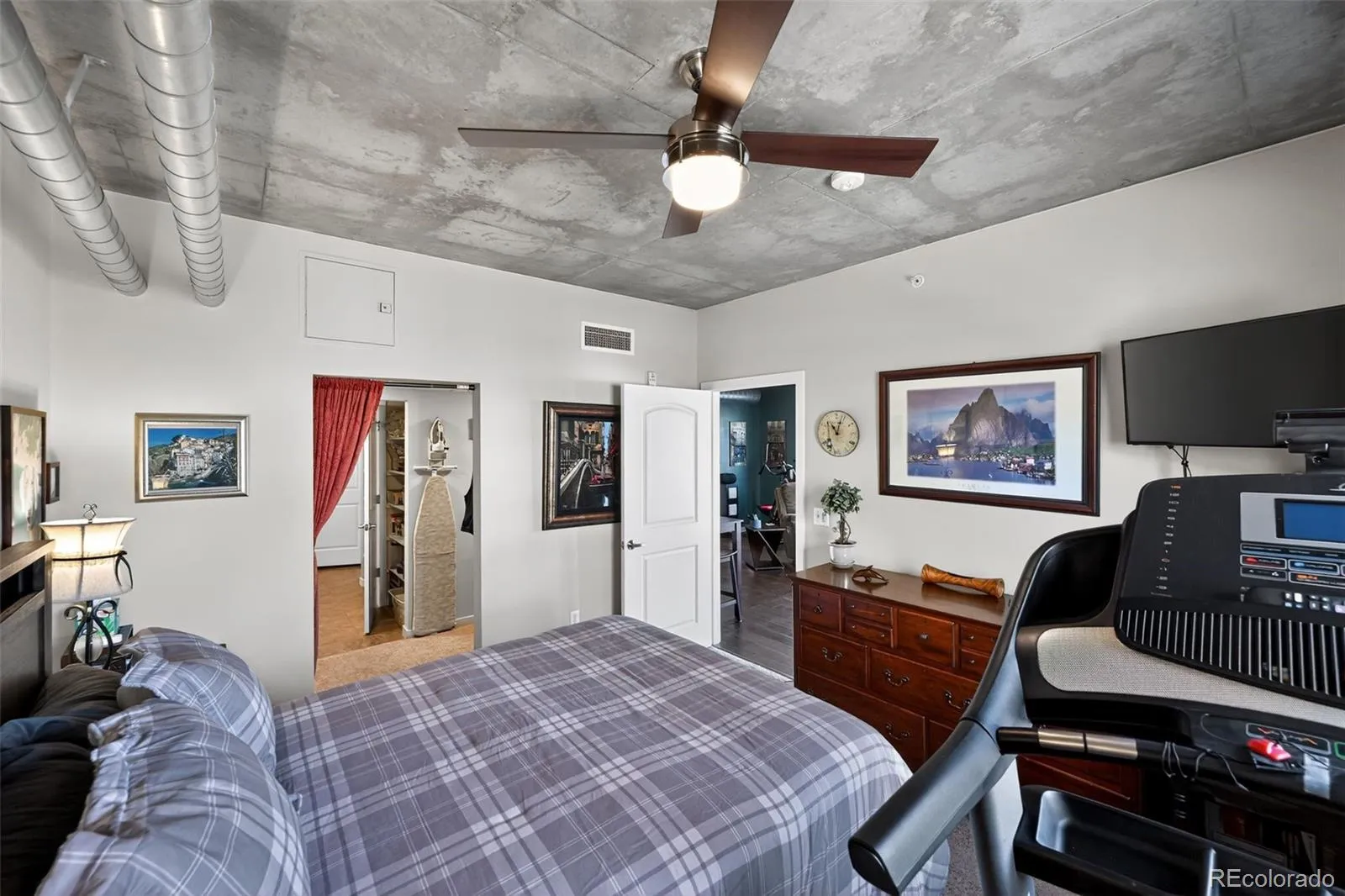 04012026165717 1600 7