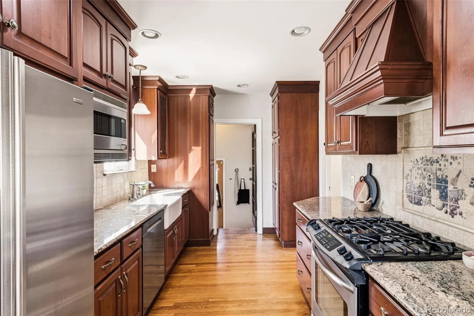 04092026182208 1600 16