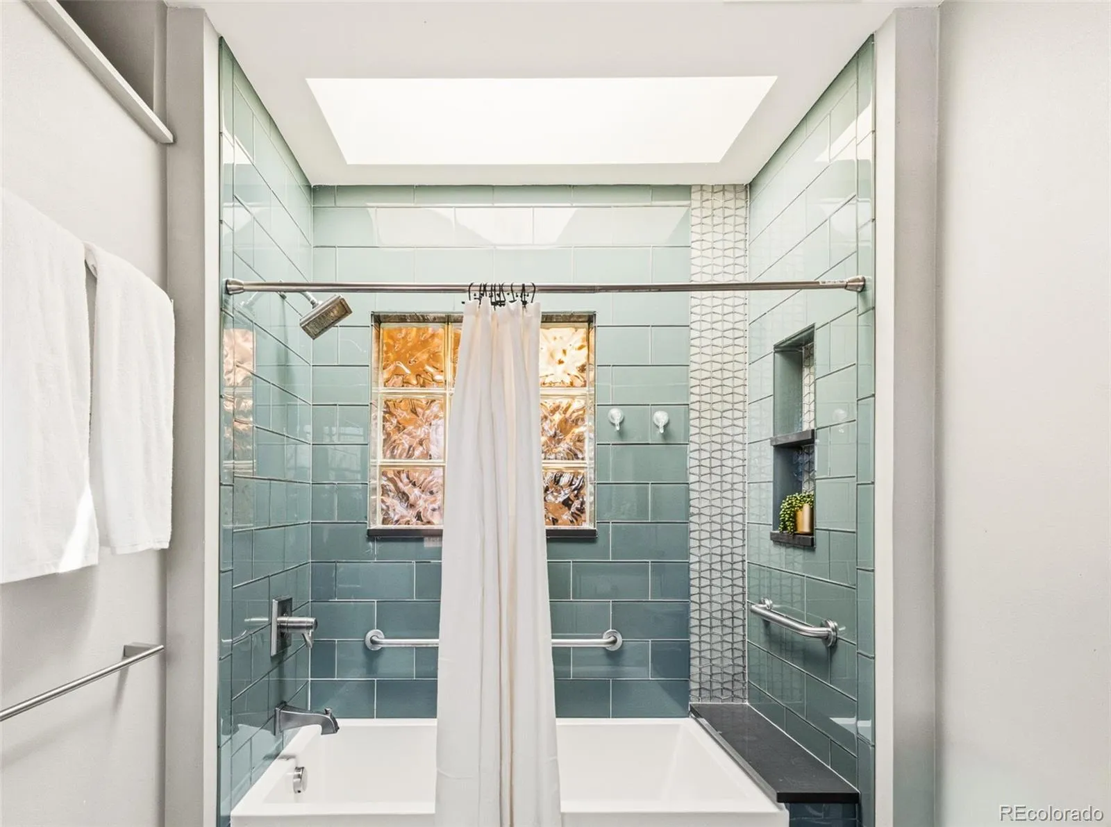 04092026182208 1600 20