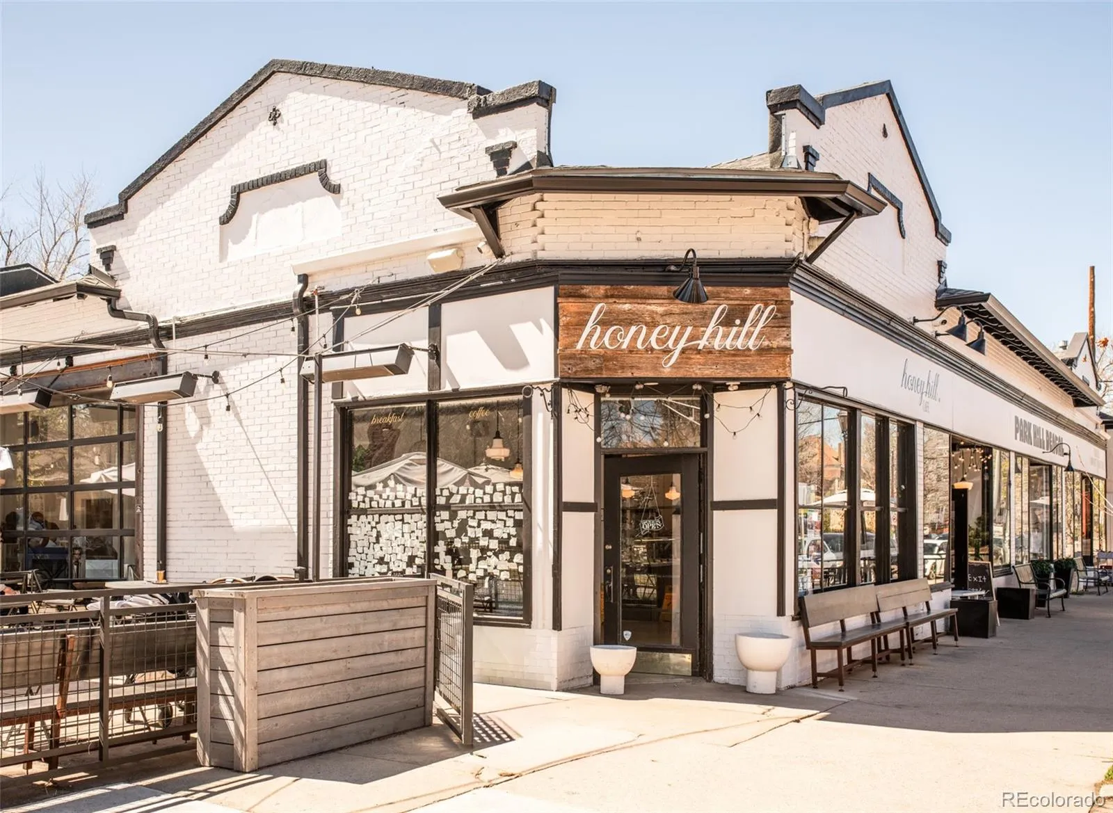 04092026182208 1600 40