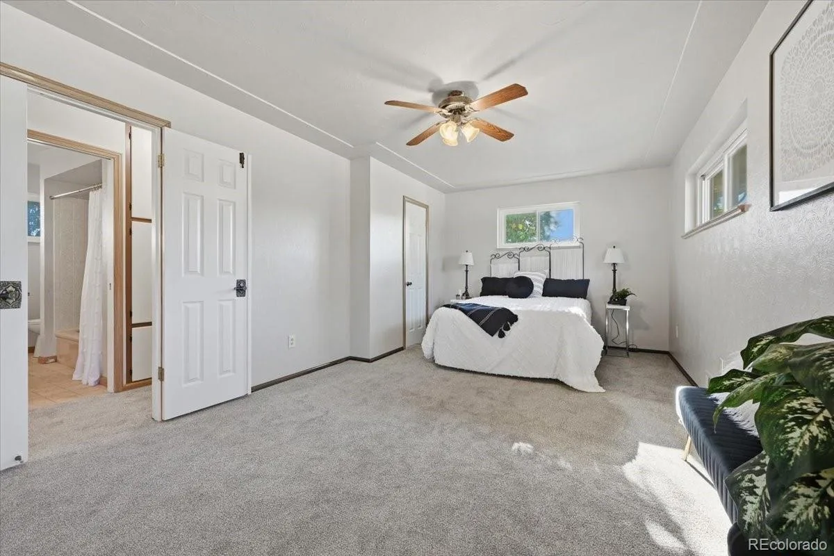 200 Reed Street Lakewood CO 80226 | MLS #REC5618298 10032026164622 1200 18