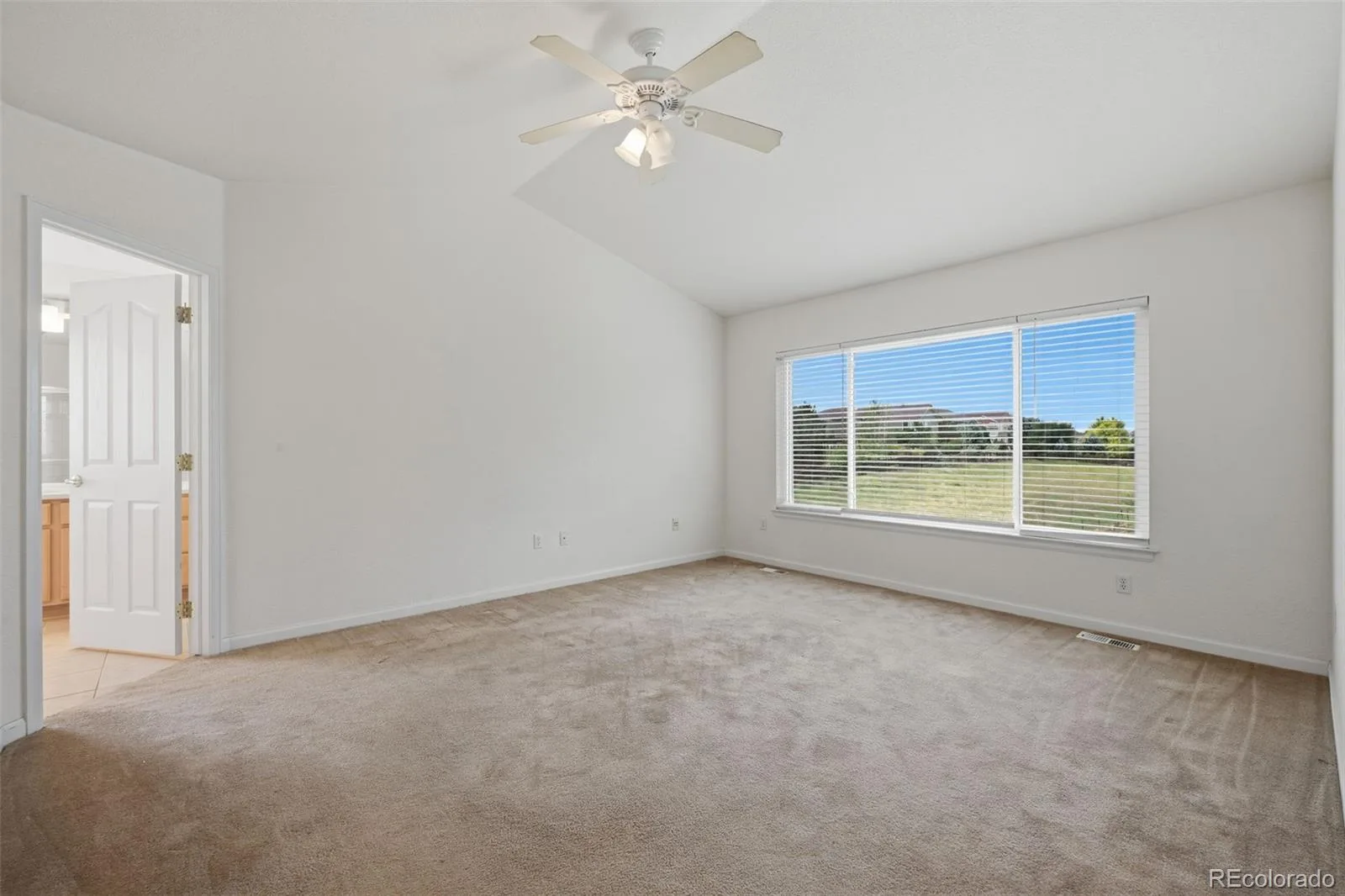 21340 Martingale Lane Parker CO 80138 | MLS #REC5618760 08272026164036 1600 29