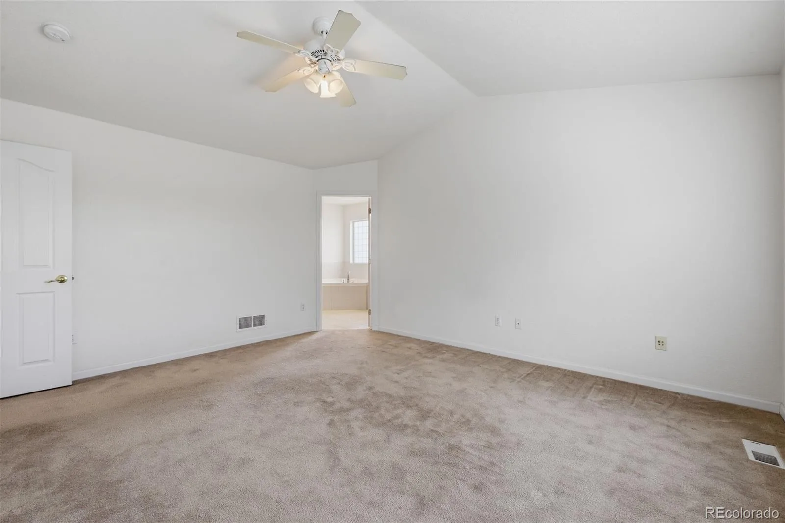21340 Martingale Lane Parker CO 80138 | MLS #REC5618760 08272026164036 1600 31