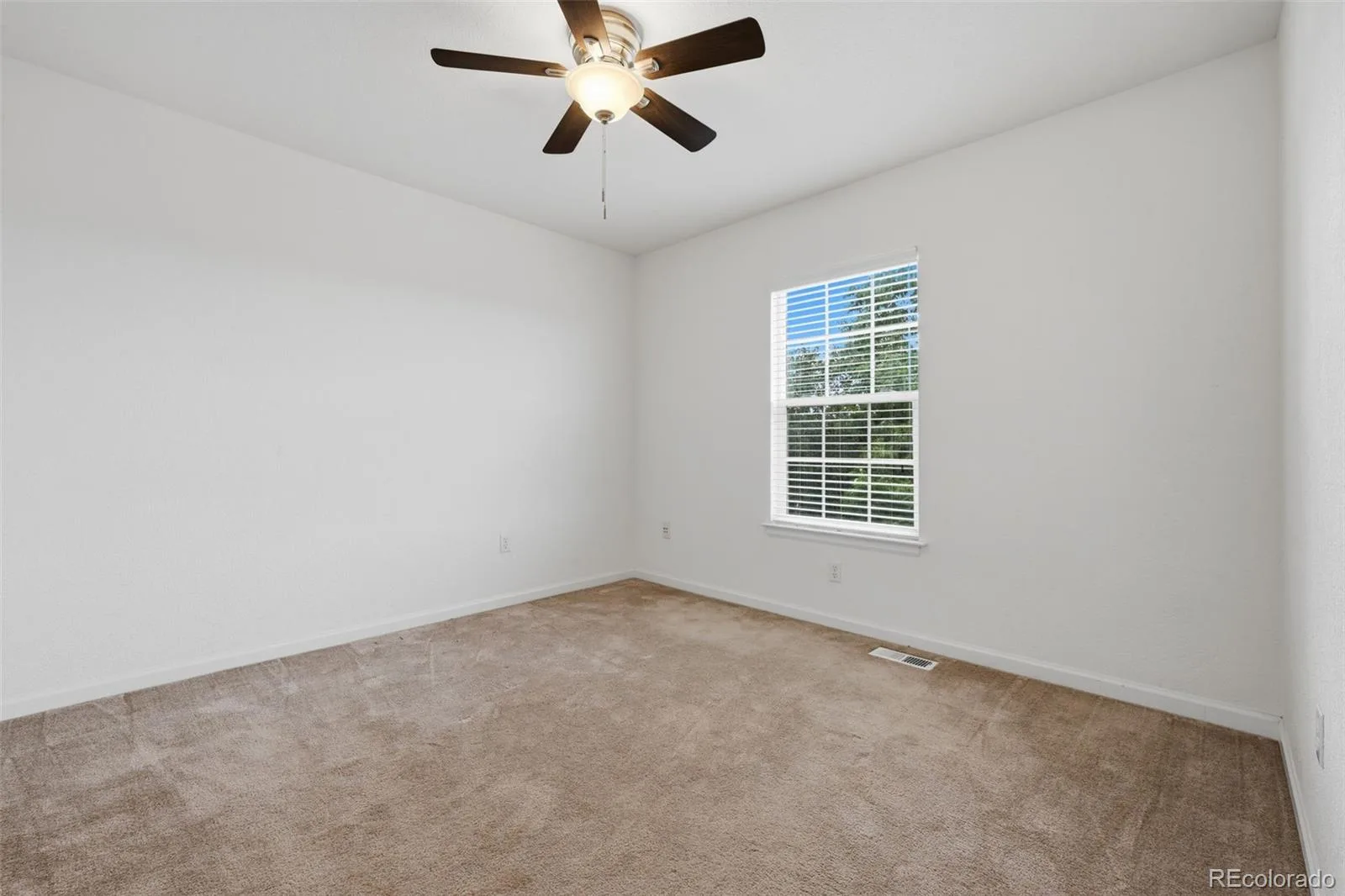 21340 Martingale Lane Parker CO 80138 | MLS #REC5618760 08272026164036 1600 44