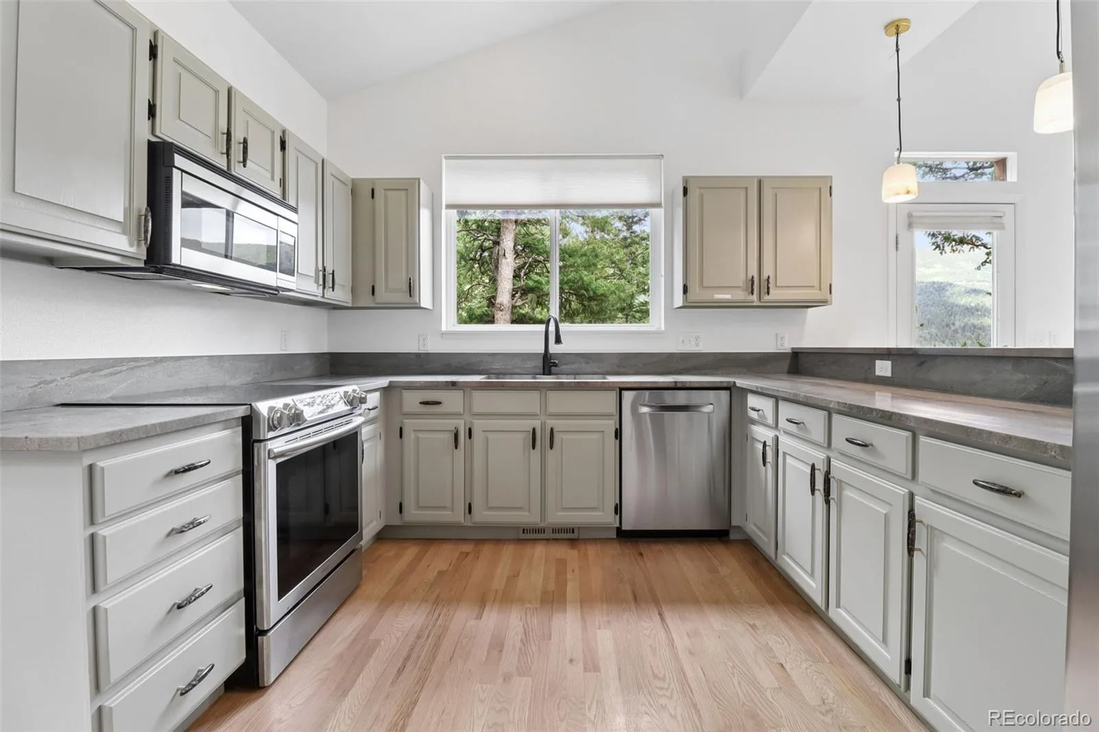 130 Jackpine Lane Evergreen CO 80439 | MLS #REC5624531 08162026051123 1600 16