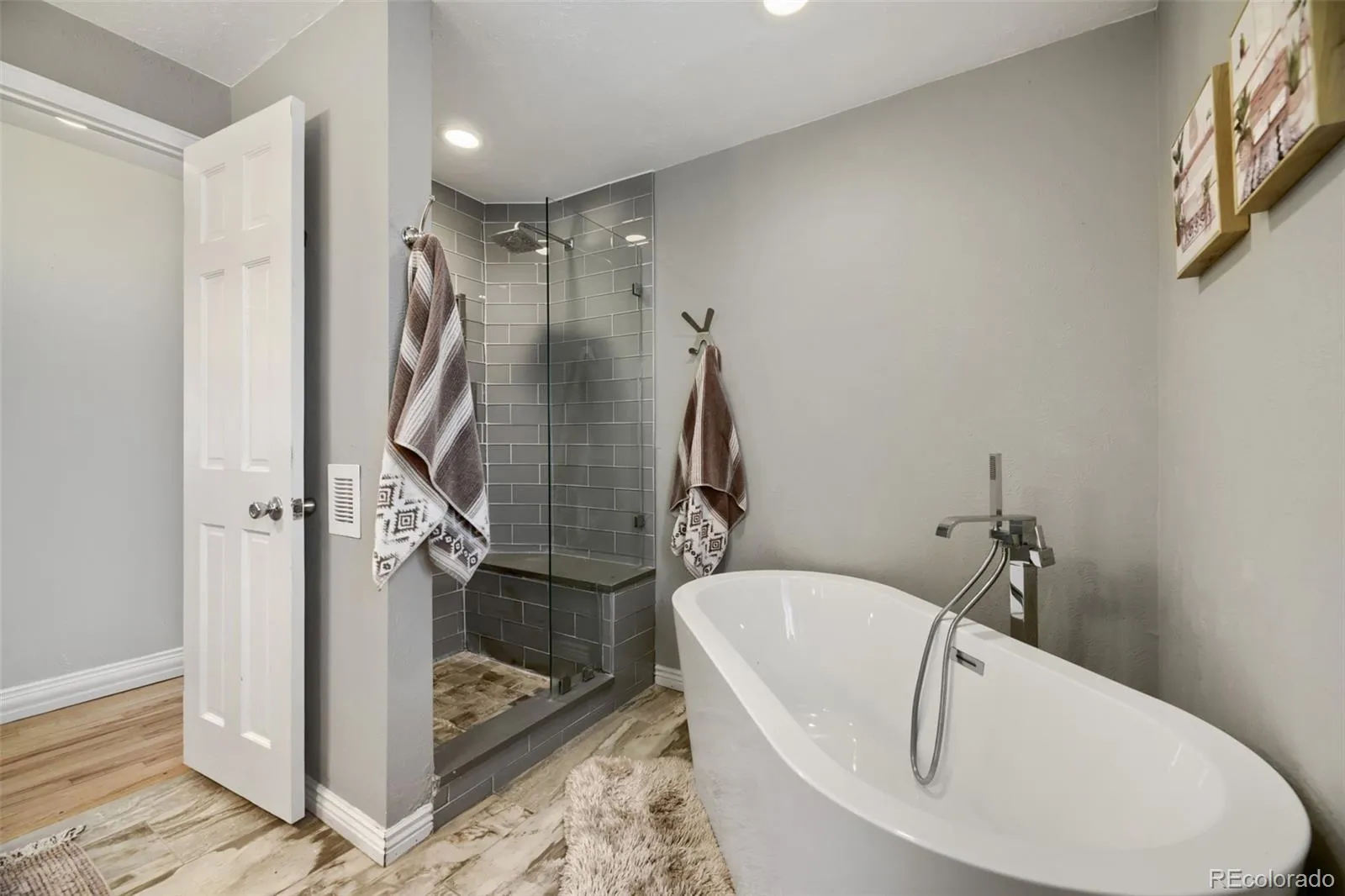 5810 S Julian Street Littleton CO 80123 MLS #REC5628002 05022026200859 1600 20