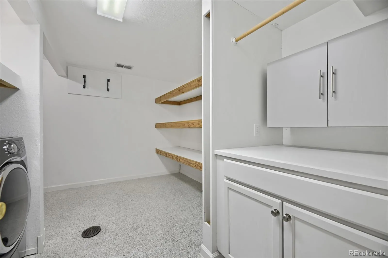 5810 S Julian Street Littleton CO 80123 MLS #REC5628002 05022026200859 1600 23
