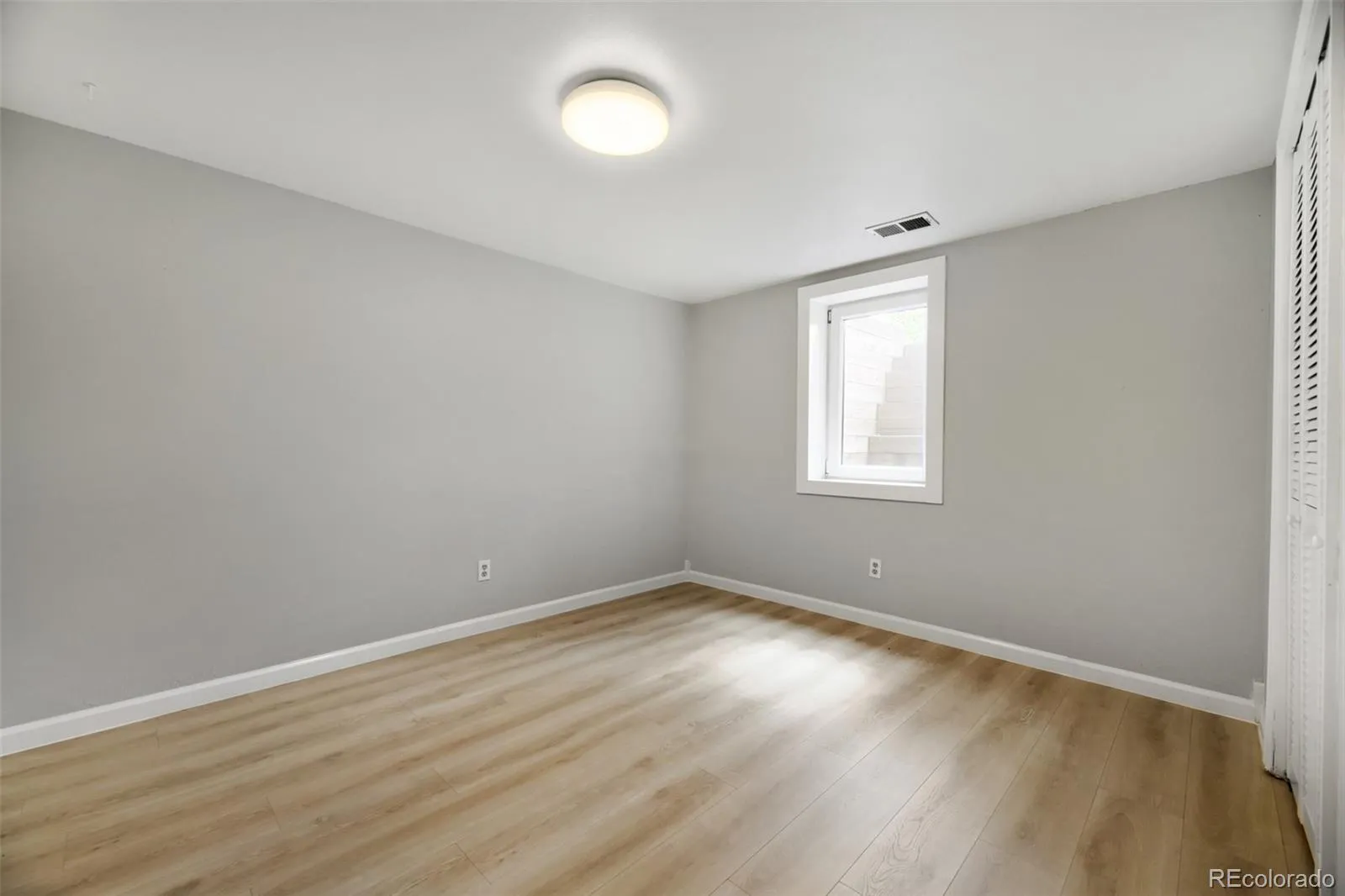 5810 S Julian Street Littleton CO 80123 MLS #REC5628002 05022026200859 1600 27