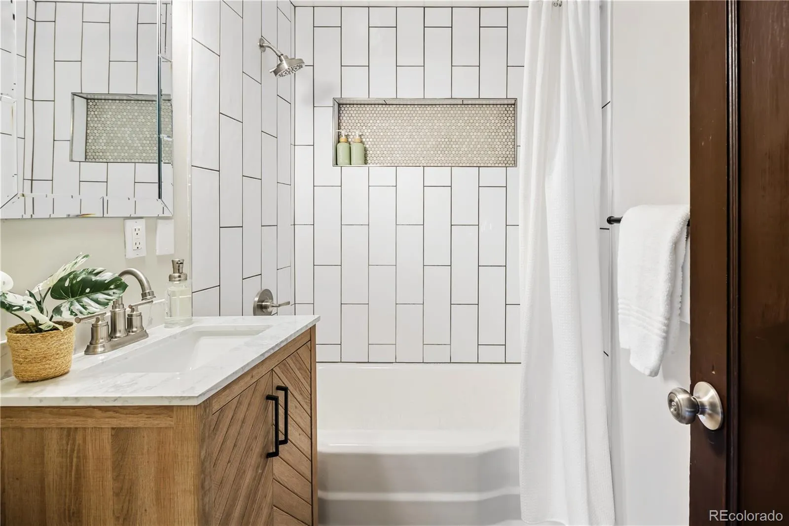 04192026185146 1600 11