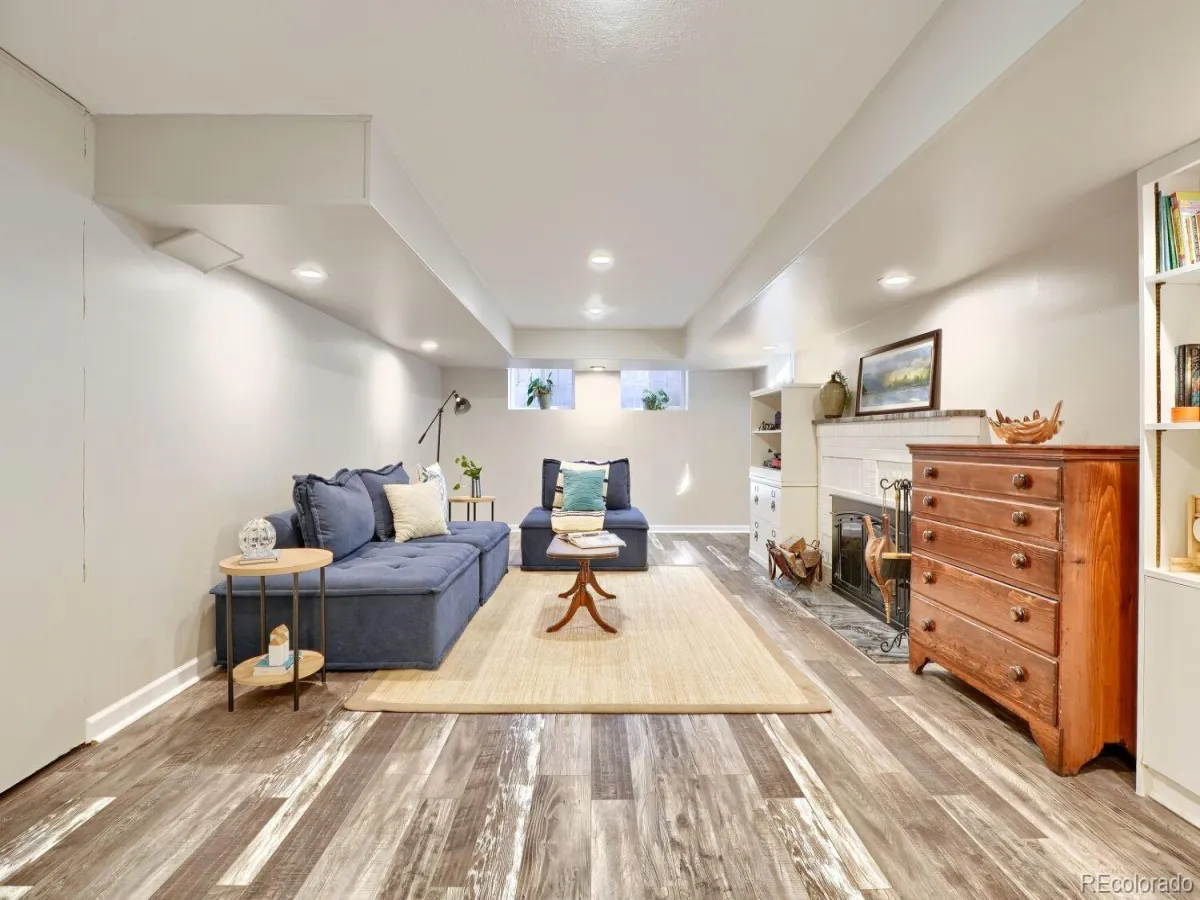 04042026161035 1200 21