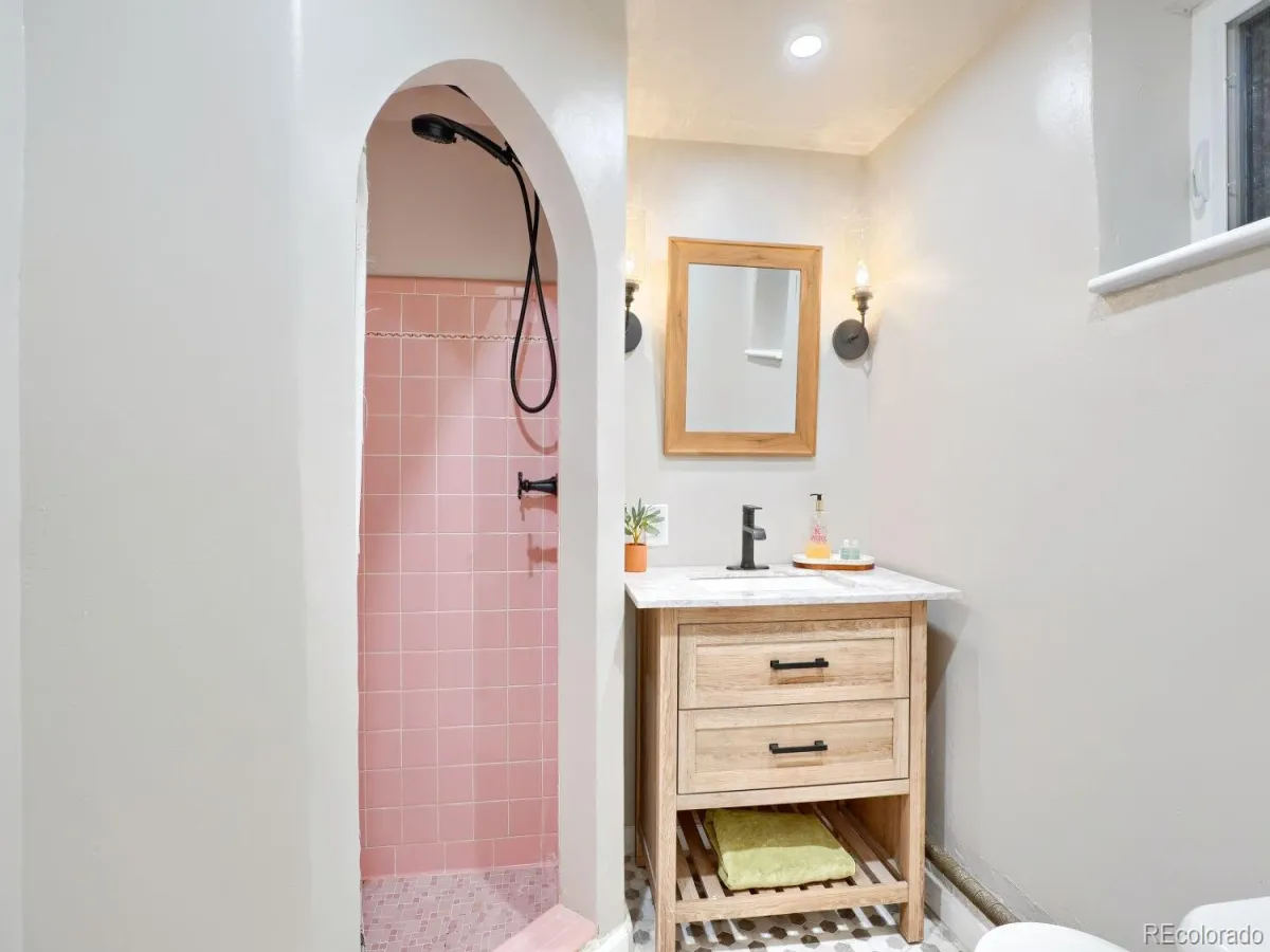 04042026161035 1200 23