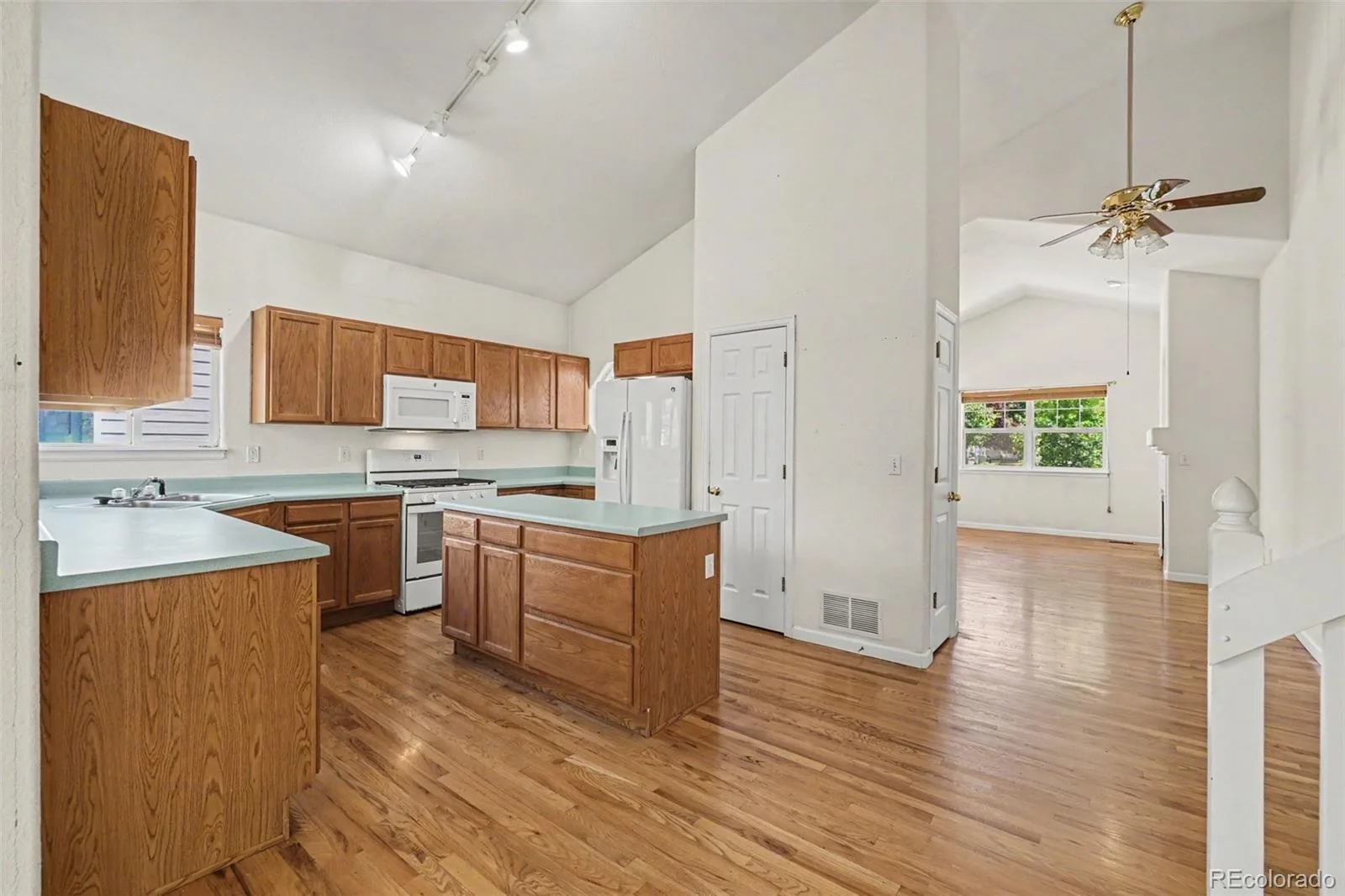 305 Maggie Street Longmont CO 80501 | MLS #REC5630292 07012026183550 1600 11