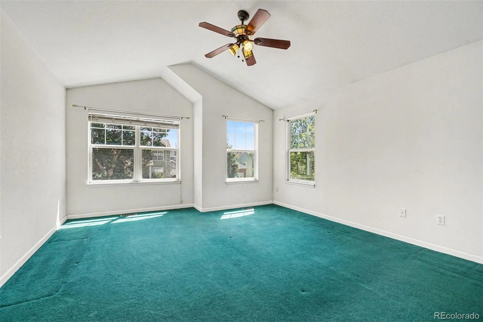 305 Maggie Street Longmont CO 80501 | MLS #REC5630292 07012026183550 1600 22