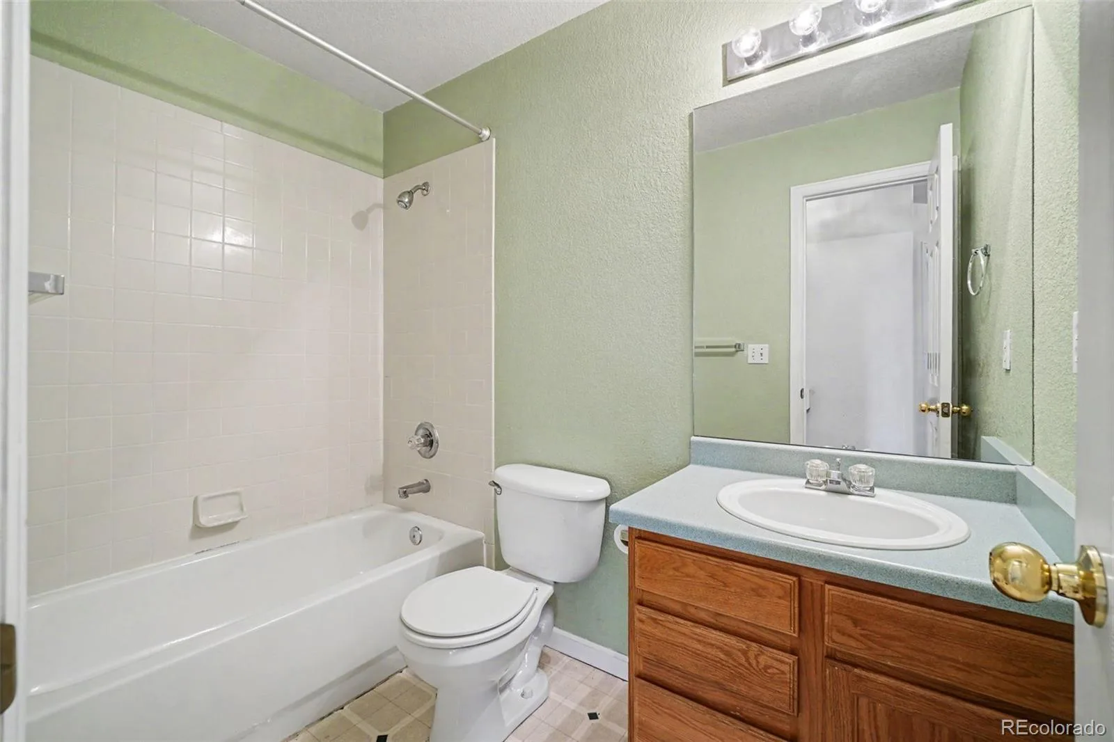 305 Maggie Street Longmont CO 80501 | MLS #REC5630292 07012026183550 1600 38