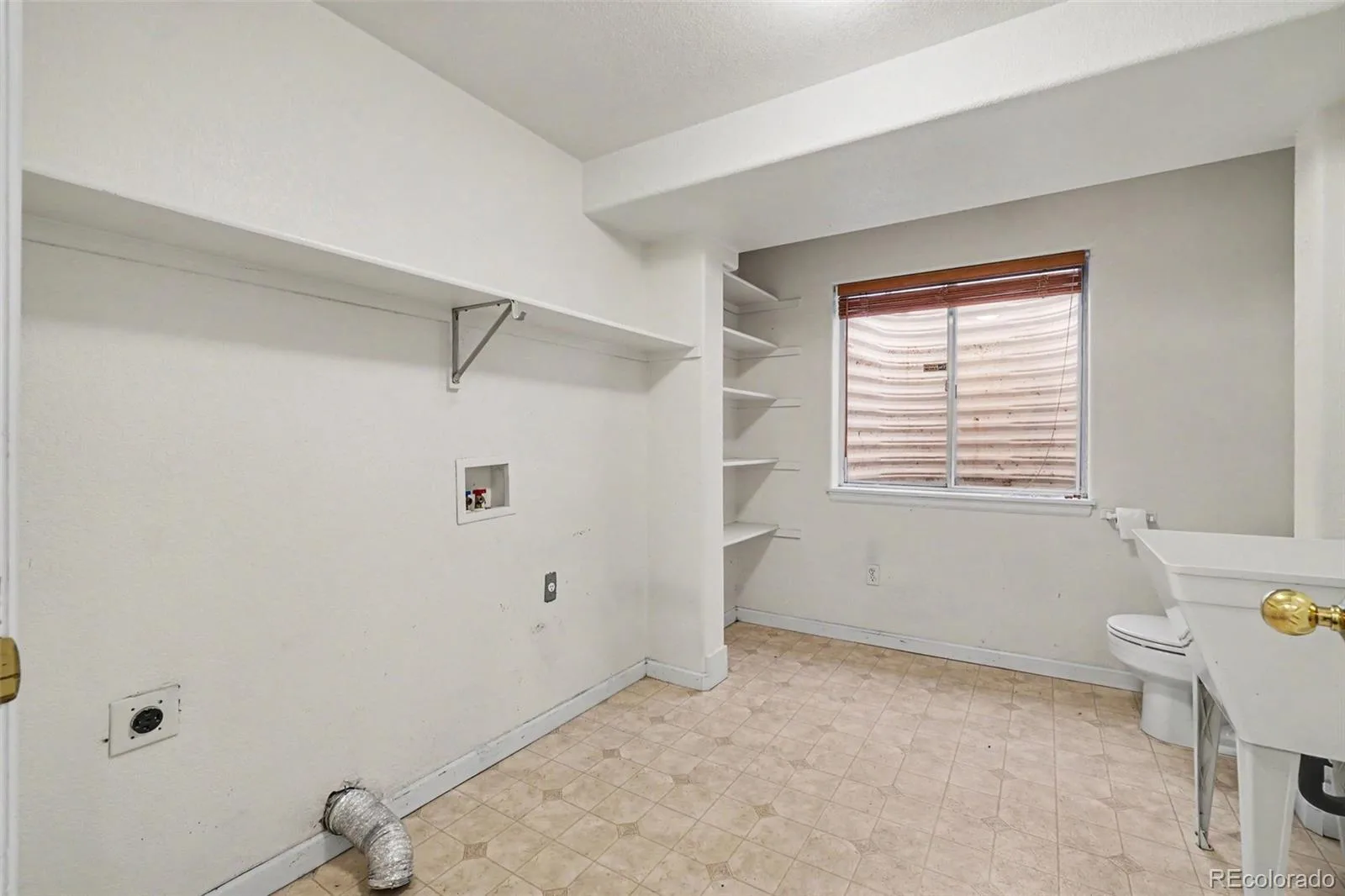 305 Maggie Street Longmont CO 80501 | MLS #REC5630292 07012026183550 1600 43