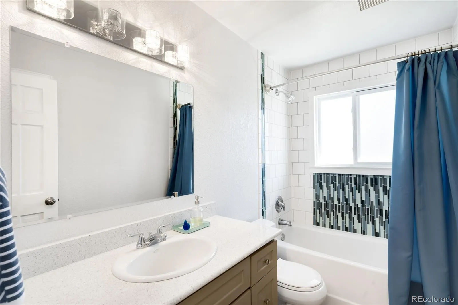 04172026163007 1600 23