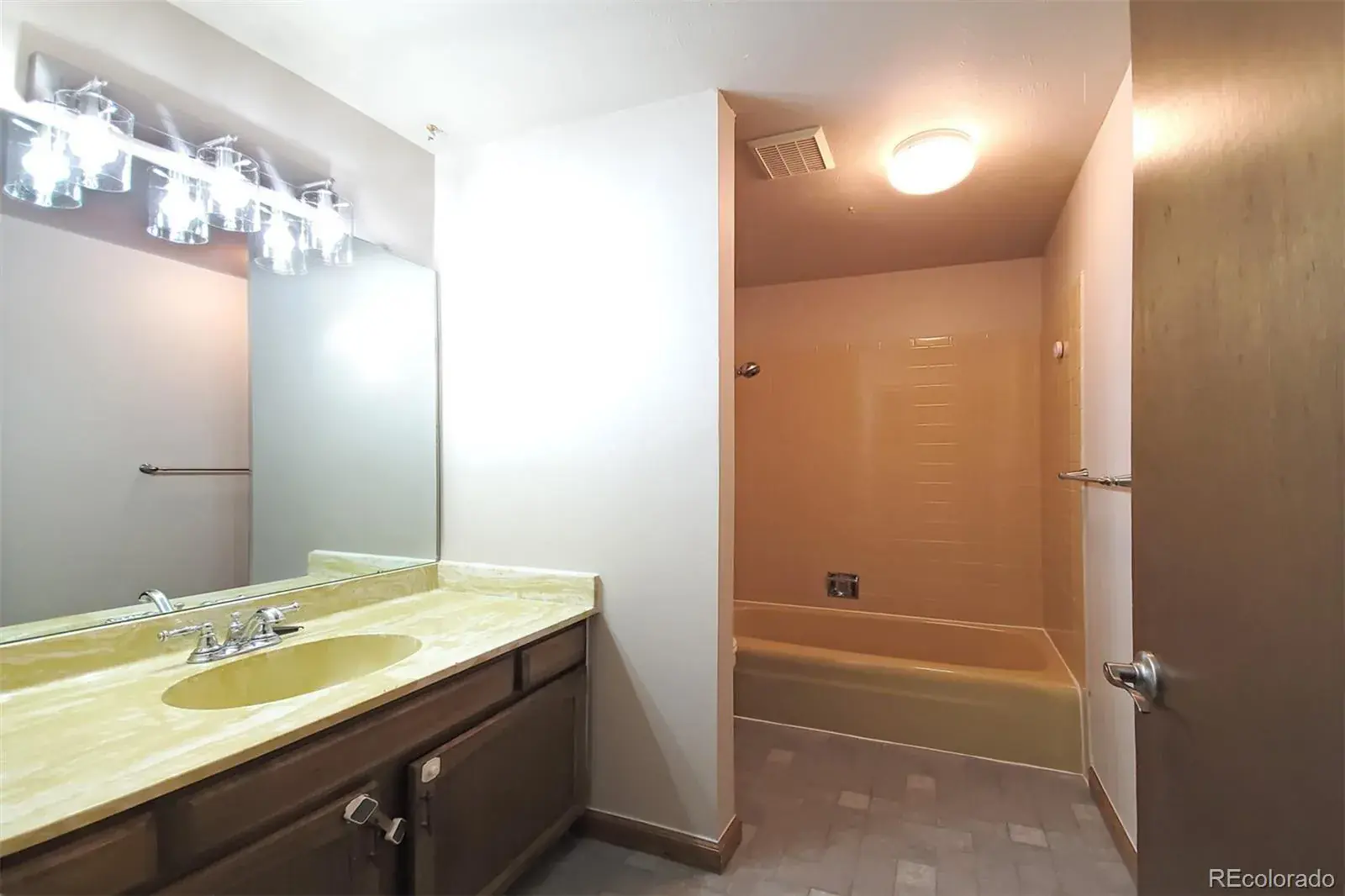 11232025225342 1600 19