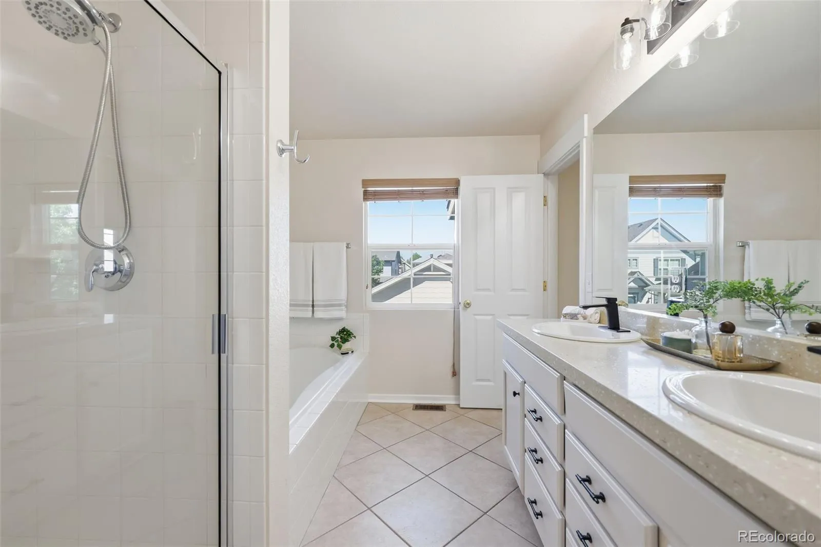 3800 Red Deer Trail Broomfield CO 80020 MLS #REC5631597 05072026185437 1600 10