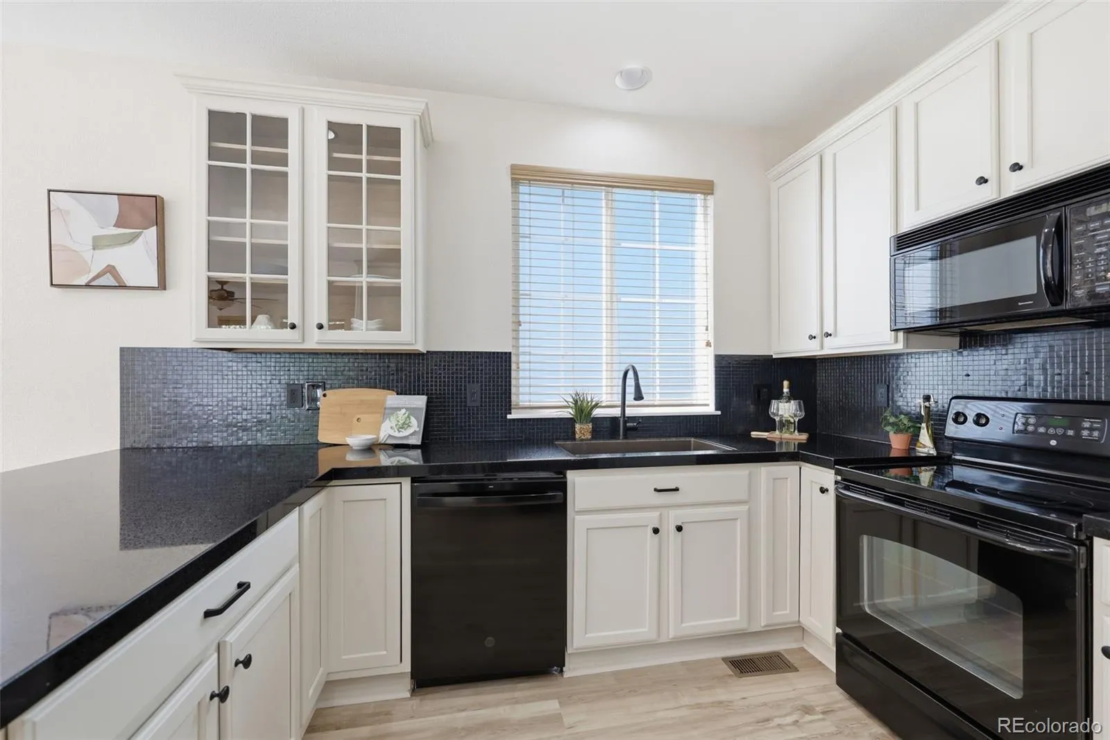 3800 Red Deer Trail Broomfield CO 80020 MLS #REC5631597 05072026185437 1600 5