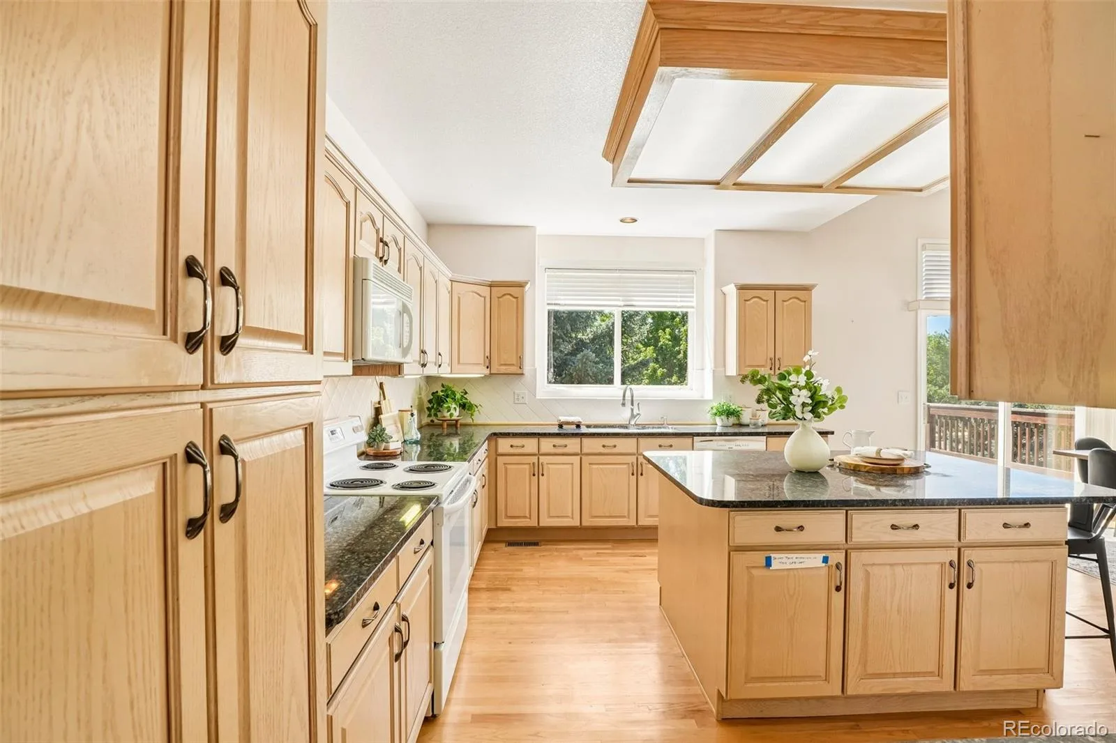 15732 W 72nd Circle Arvada CO 80007 MLS #REC5634083 06232026162139 1600 6