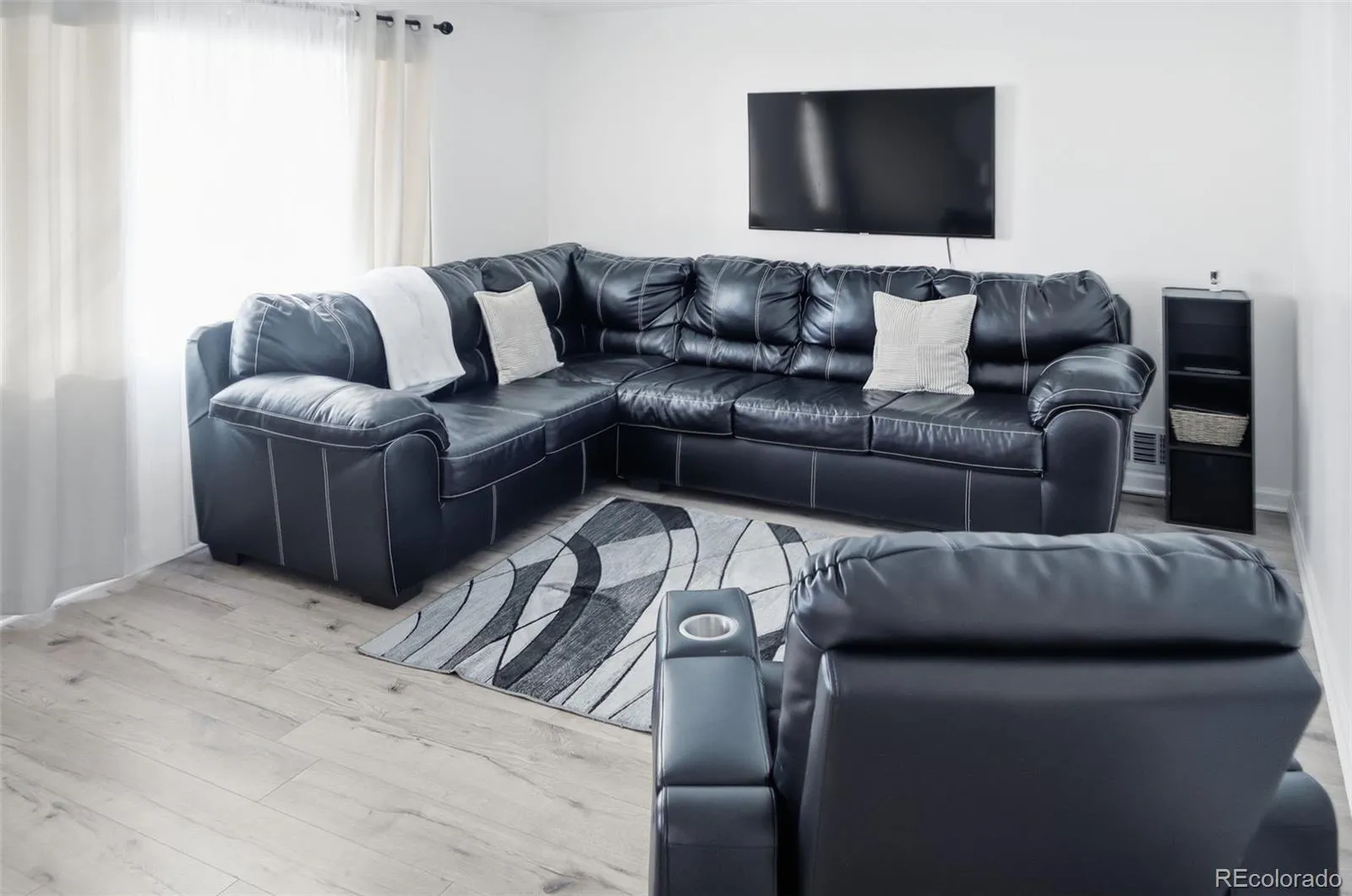 04092026010720 1600 3