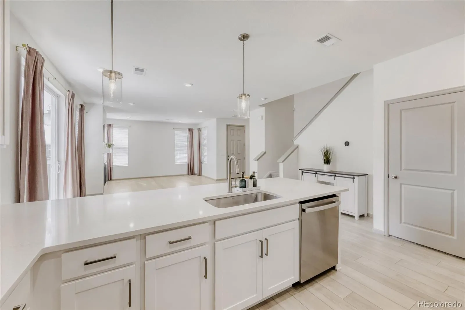 13487 E 110th Drive Commerce City CO 80022 | MLS #REC5640924 03182026221800 1600 8