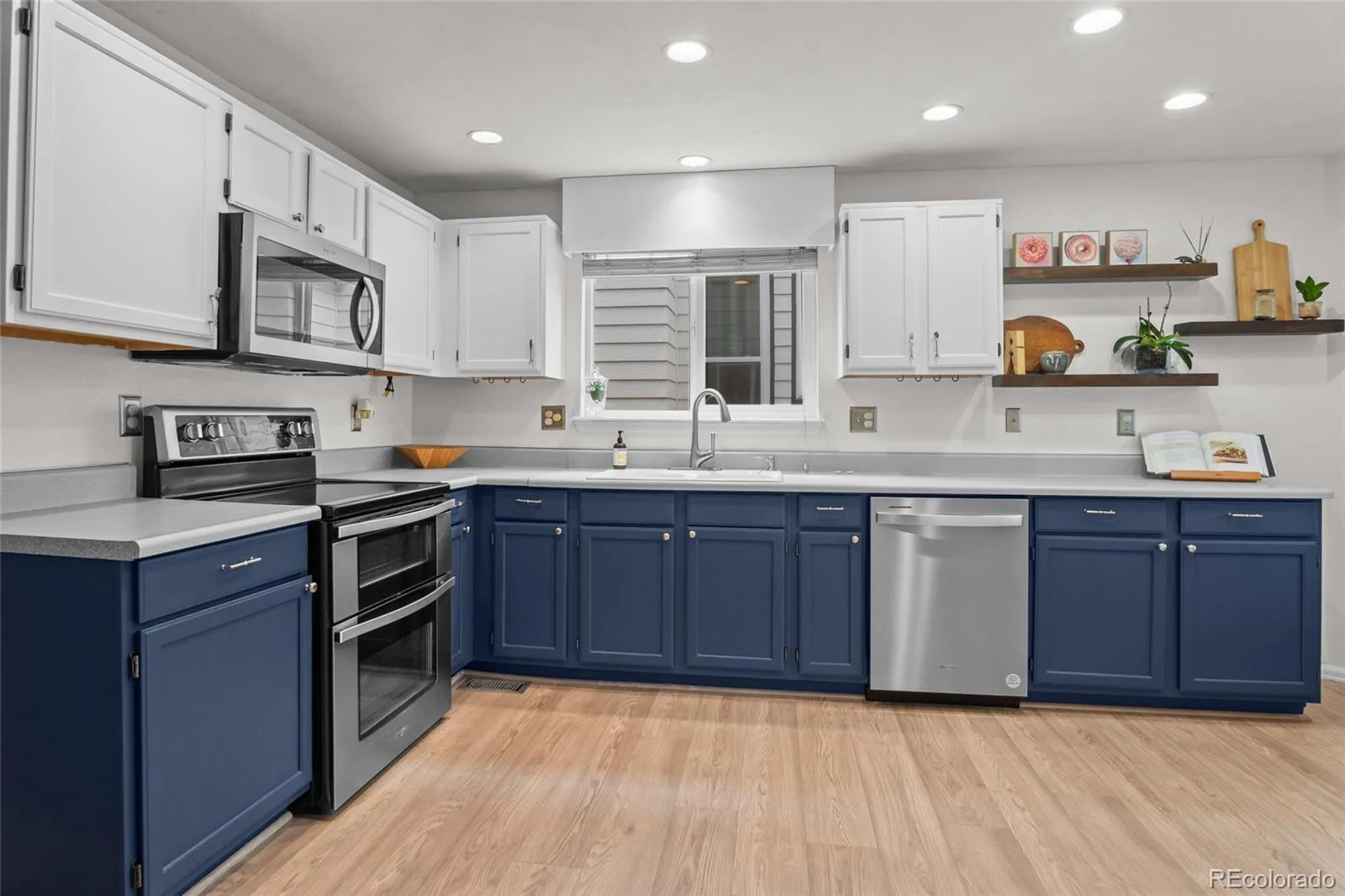 11442 W Parkhill Drive Littleton CO 80127 | MLS #REC5642476 08192026005815 1600 13