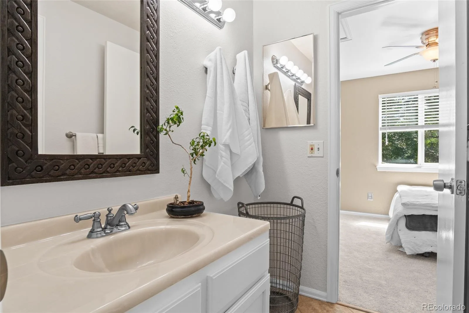 11442 W Parkhill Drive Littleton CO 80127 | MLS #REC5642476 08192026005815 1600 32