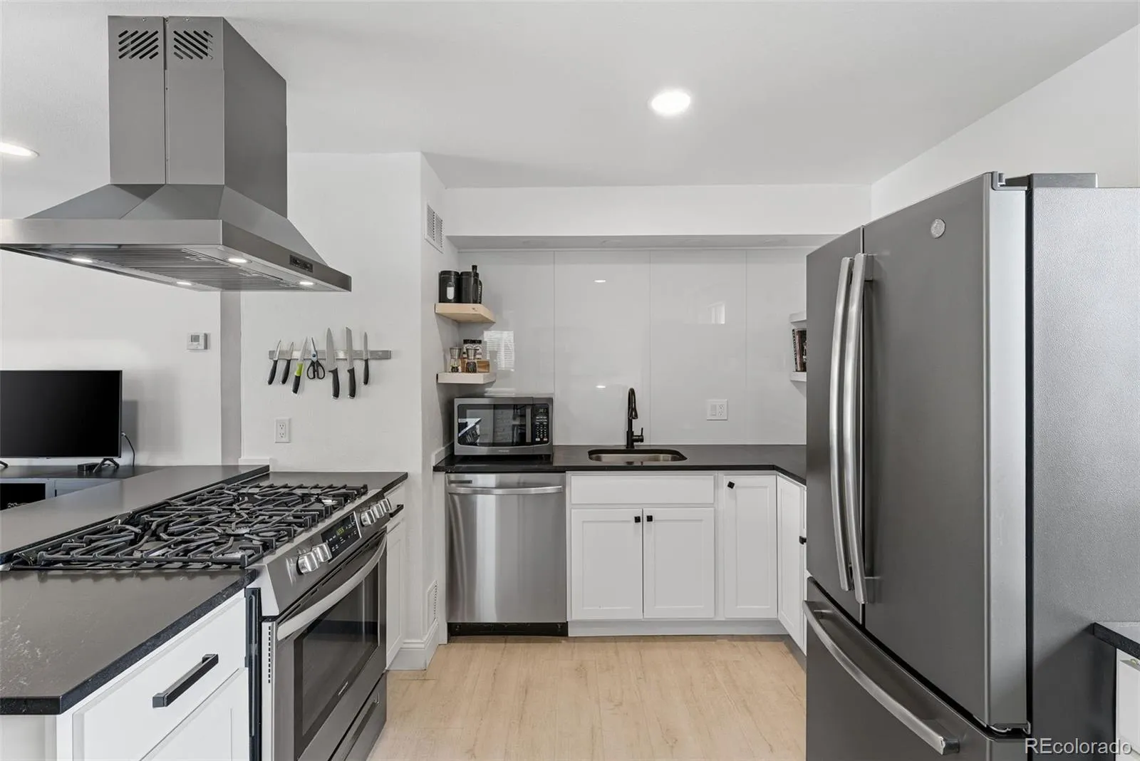 04062026213930 1600 14