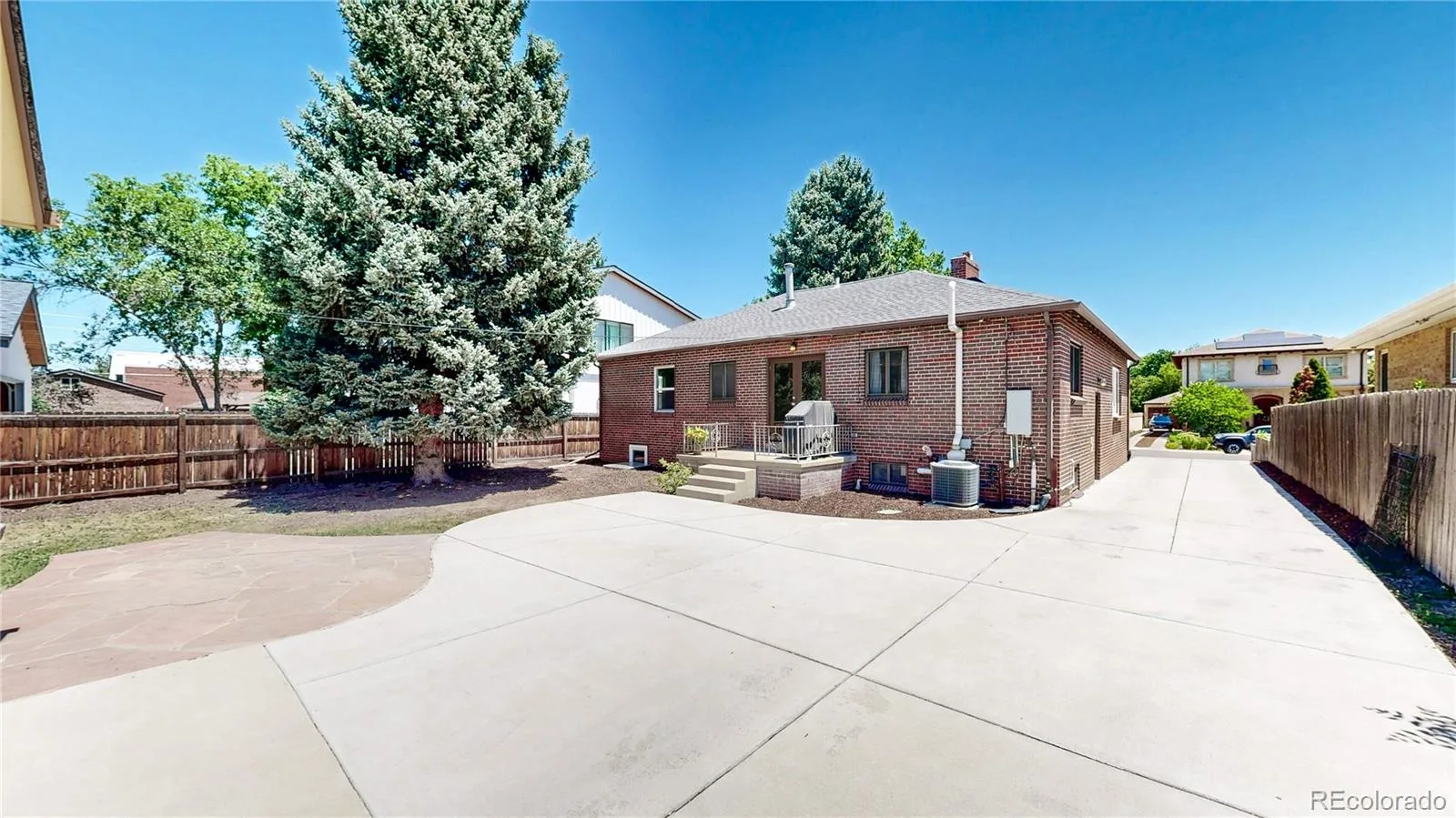775 Ivanhoe Street Denver CO 80220 MLS #REC5644680 06192026235951 1600 40