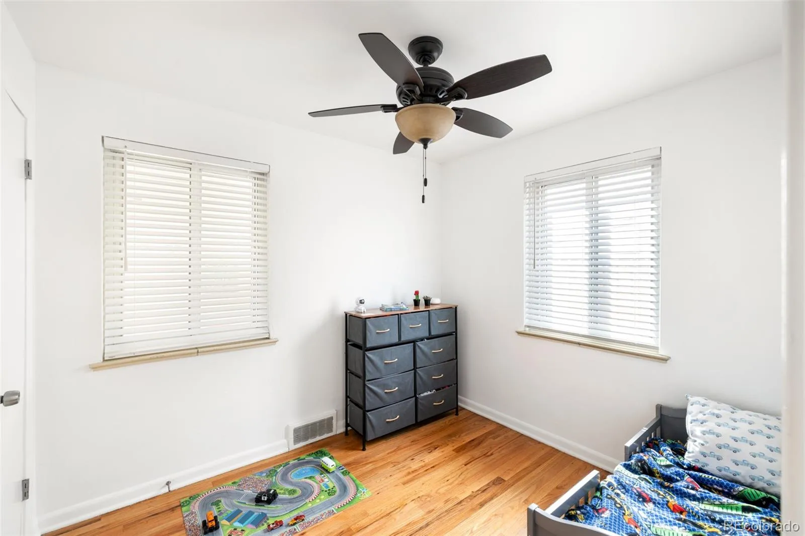 04172026205900 1600 17