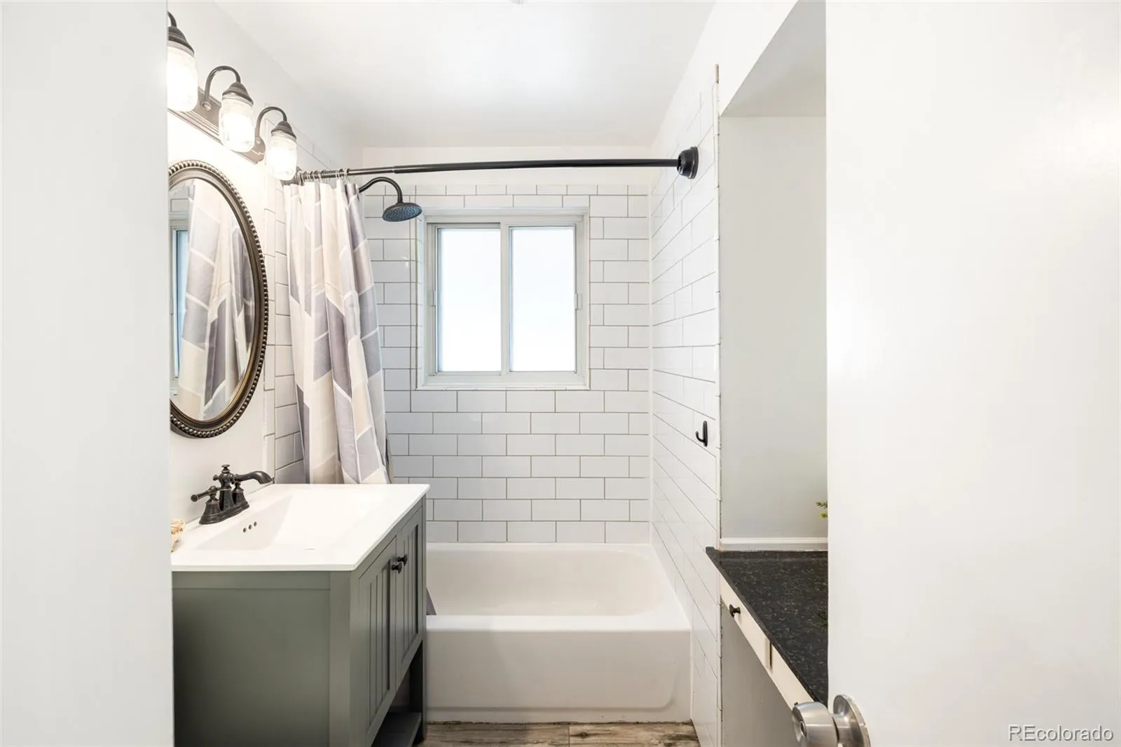 04172026205900 1600 19