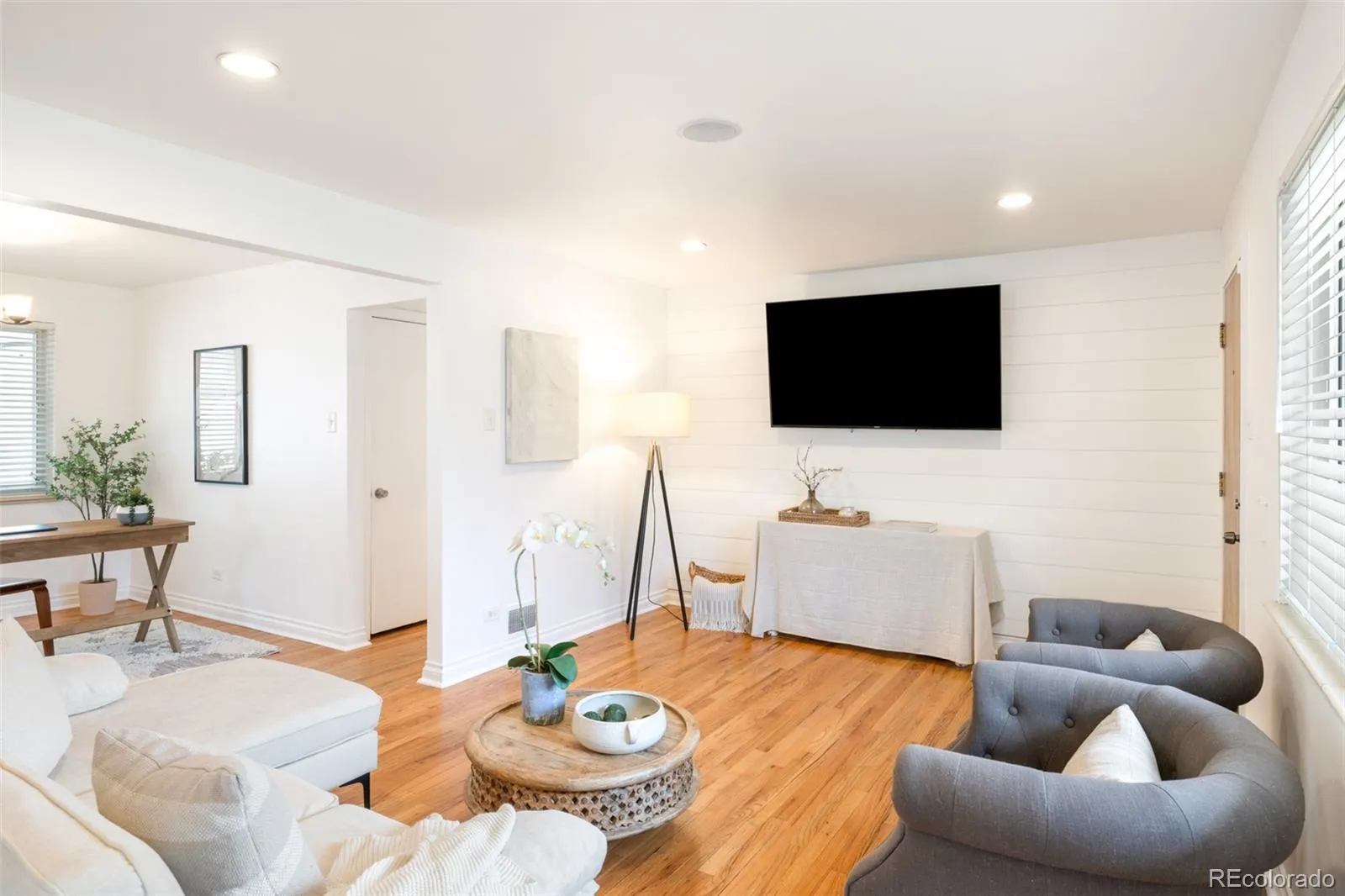 04172026205900 1600 5