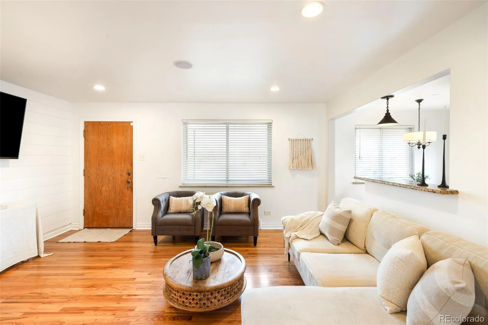 04172026205900 1600 6